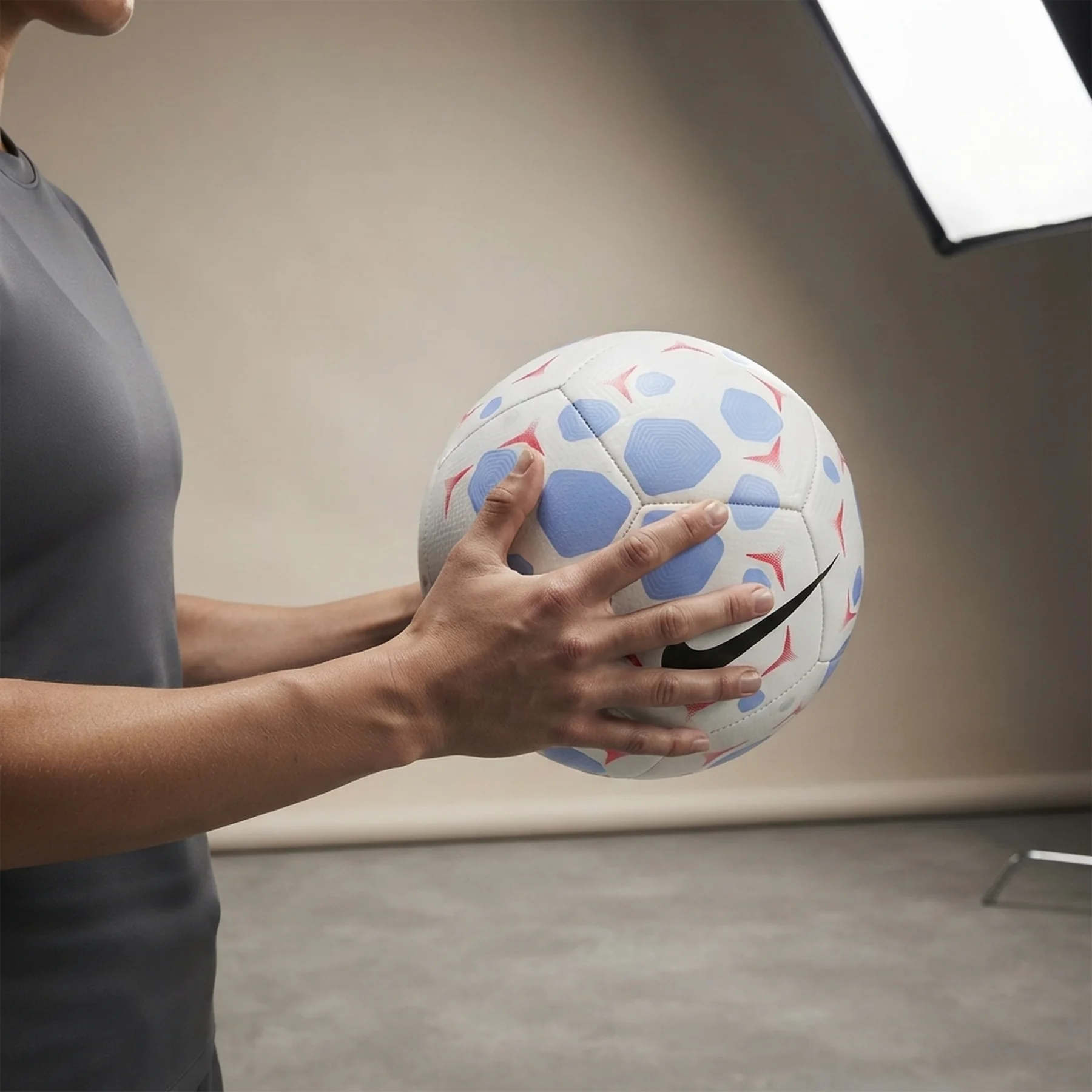 Футбольний м'яч Nike Pitch Ball (HV6249-101)