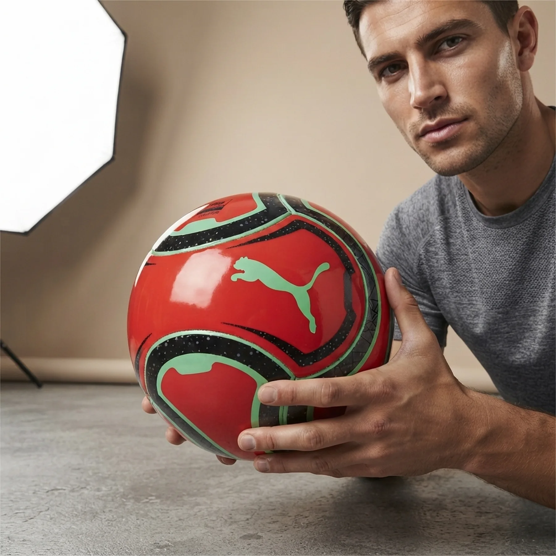 Футбольний м'яч Puma Beach Football Fqp (083576-03)