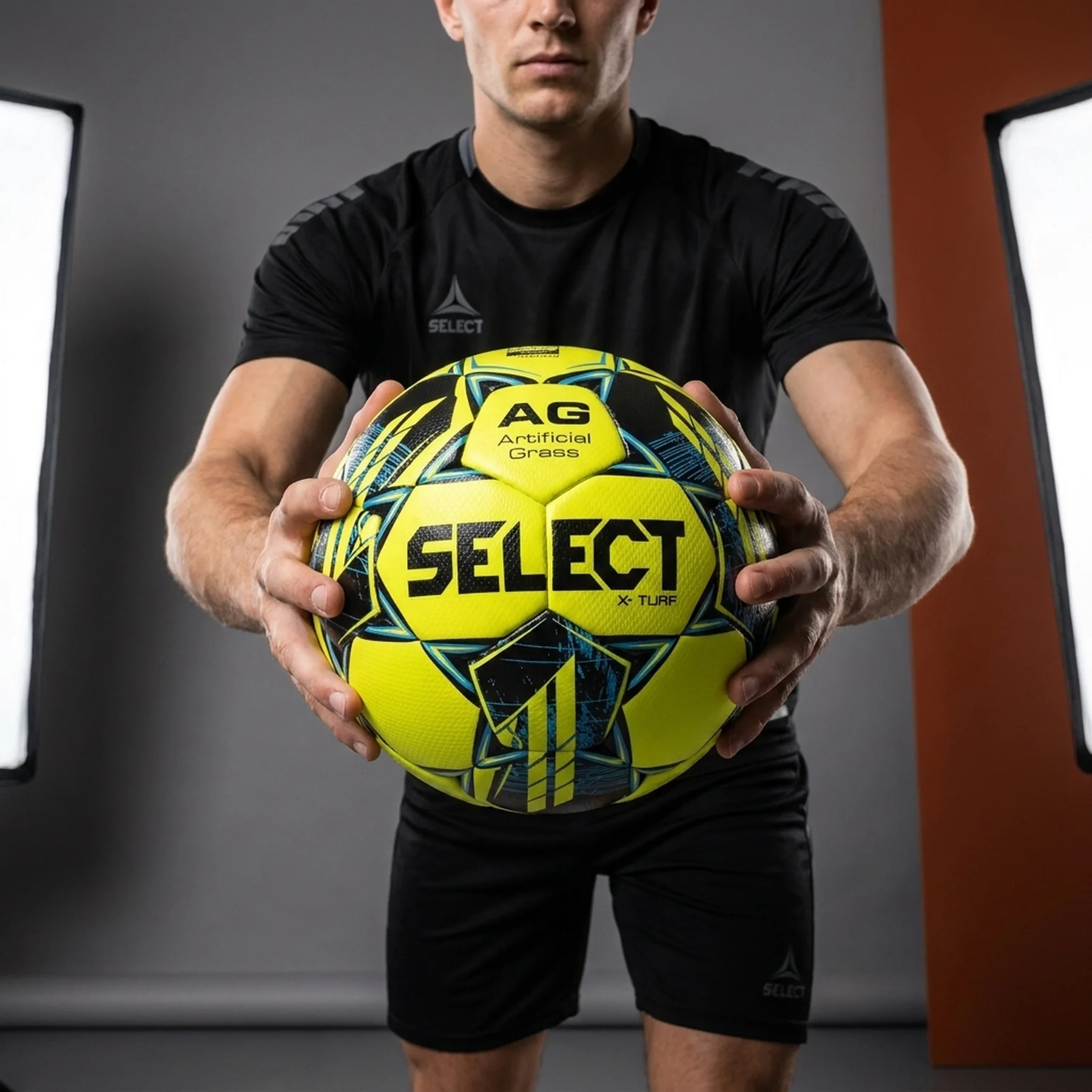Футбольний м'яч Select X-Turf V23 (086417-021)