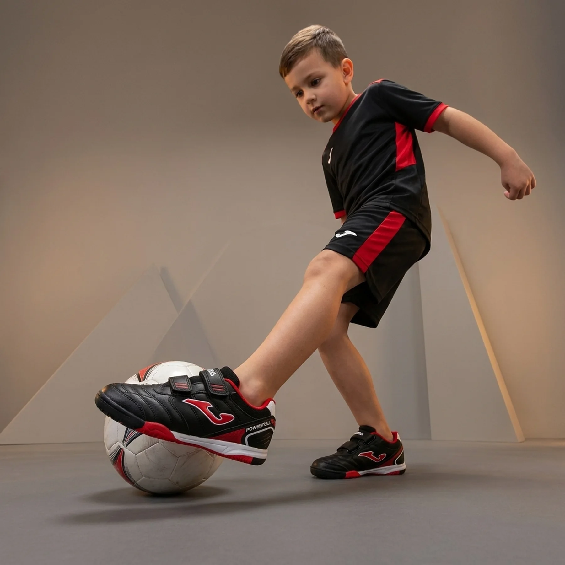 Футзалки дитячі Joma POWERFULL чорний 24 (POJW2501INV)