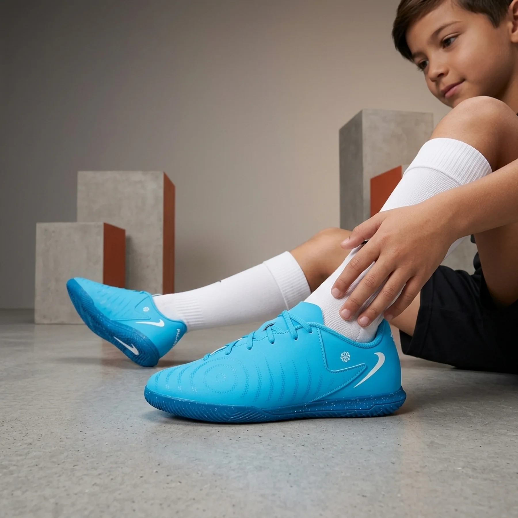 Футзалки дитячі Nike Jr Phantom Gx Ii Club Ic (FJ2606-400)