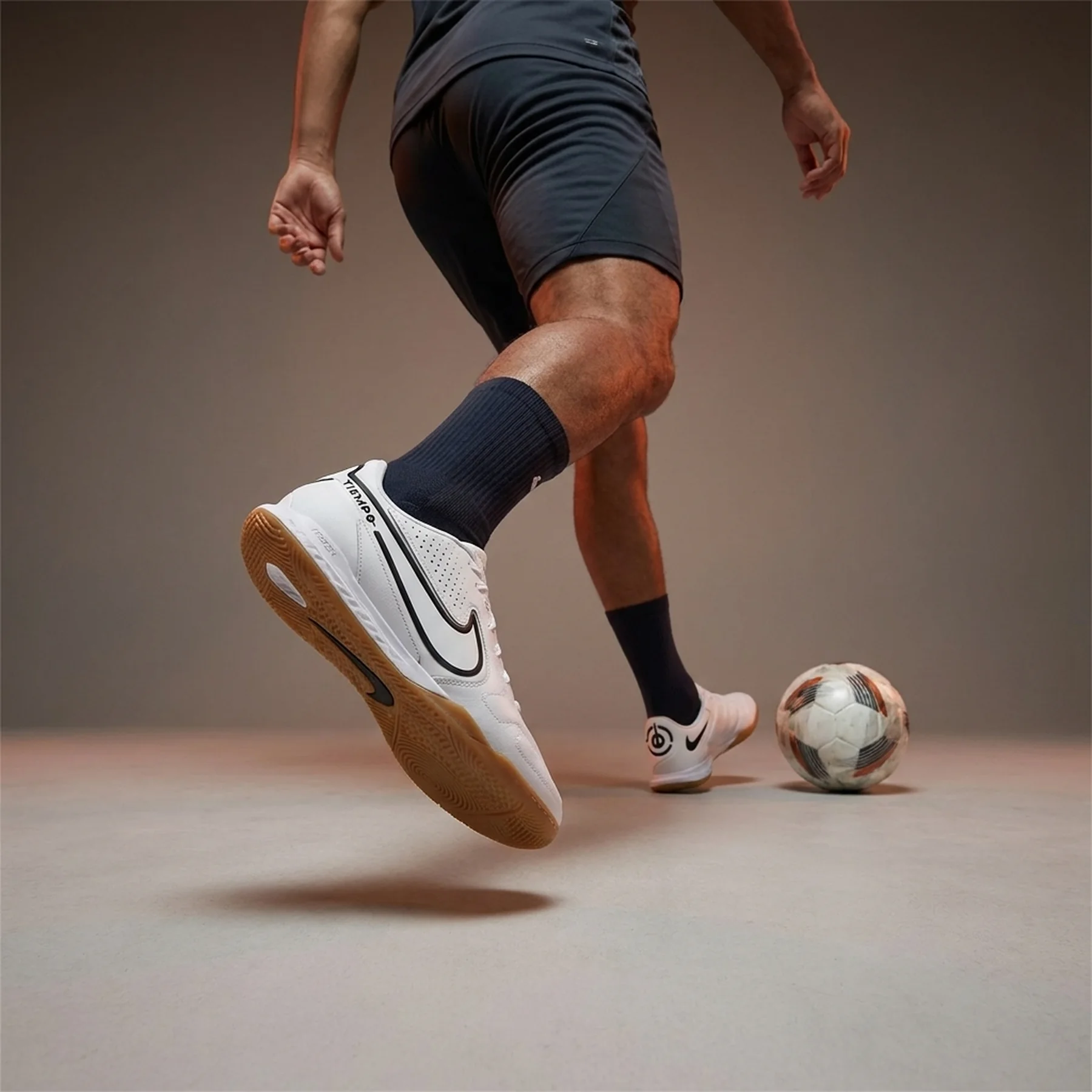 Футзалки унісекс Nike React Tiempo Legend 9 Pro Ic (DA1183-174)