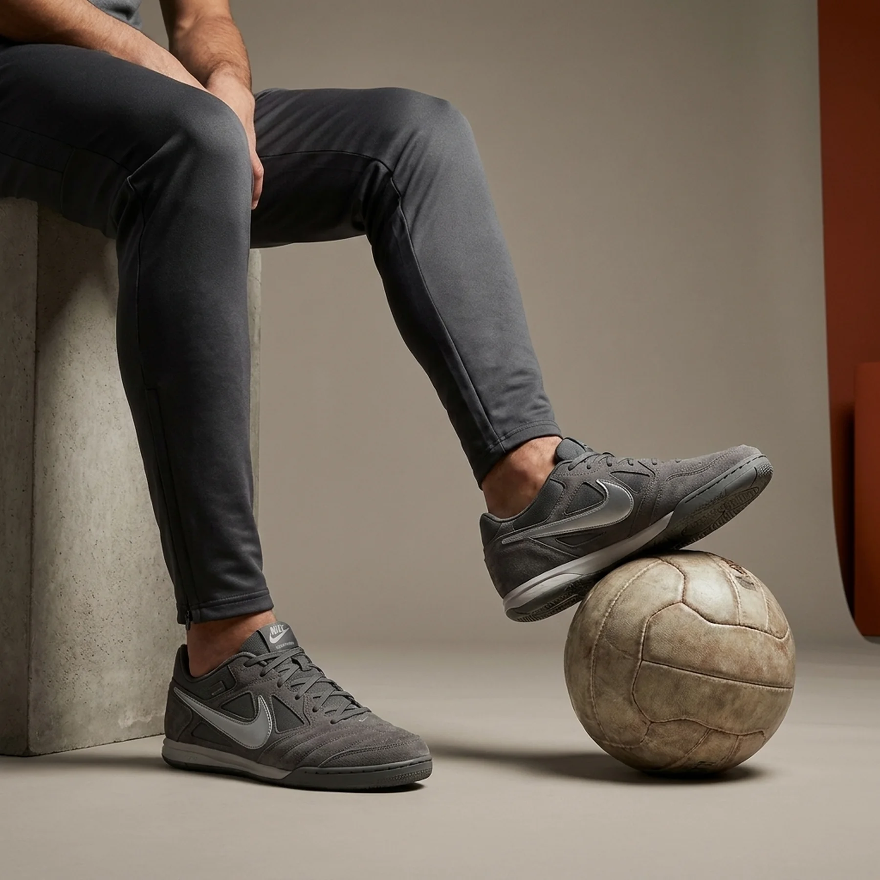Футзалки унісекс Nike Street Gato Ic Grey (DC8466-005)