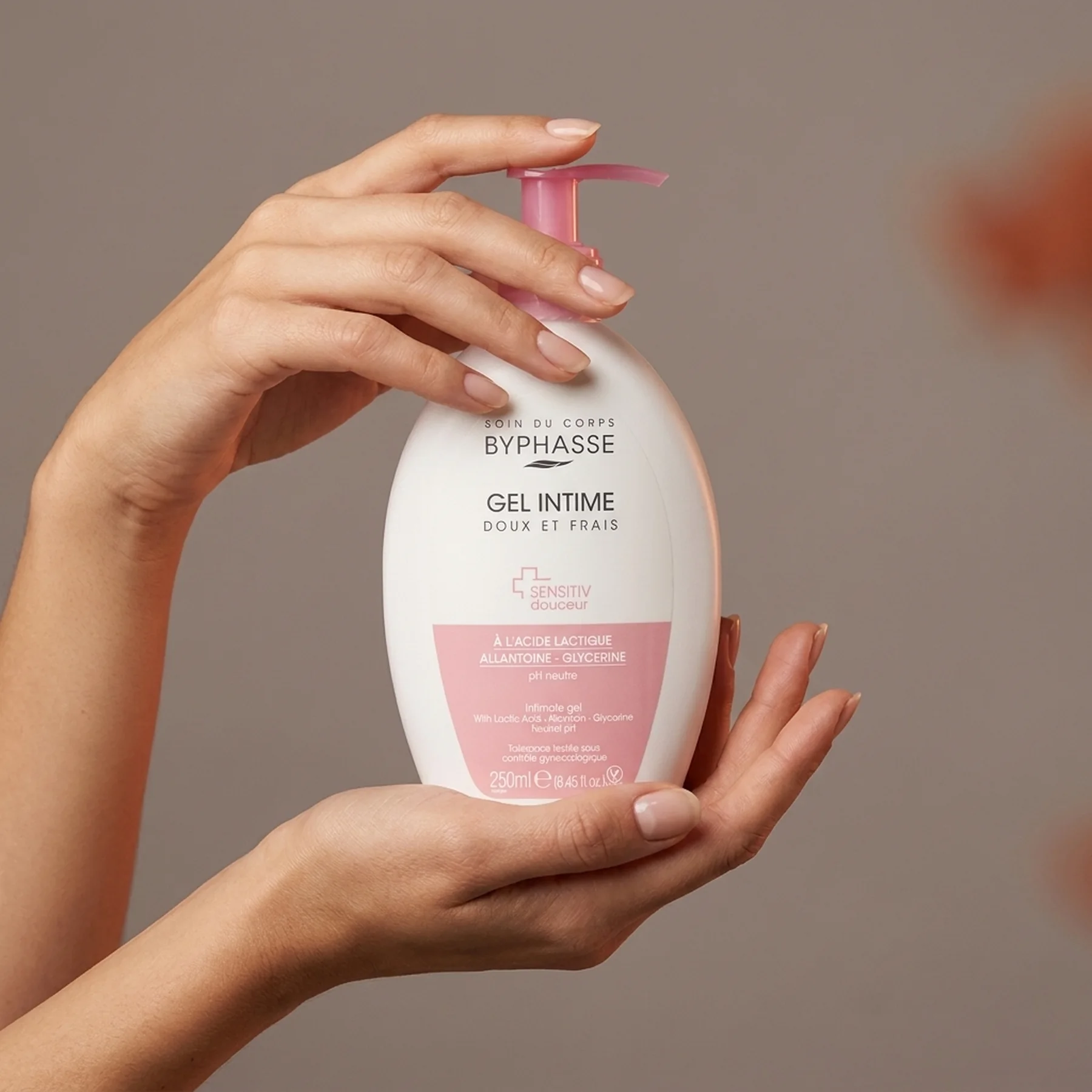 Гель для интимной гигиены Byphasse Sensitiv Douceur Intimate Gel 250 мл