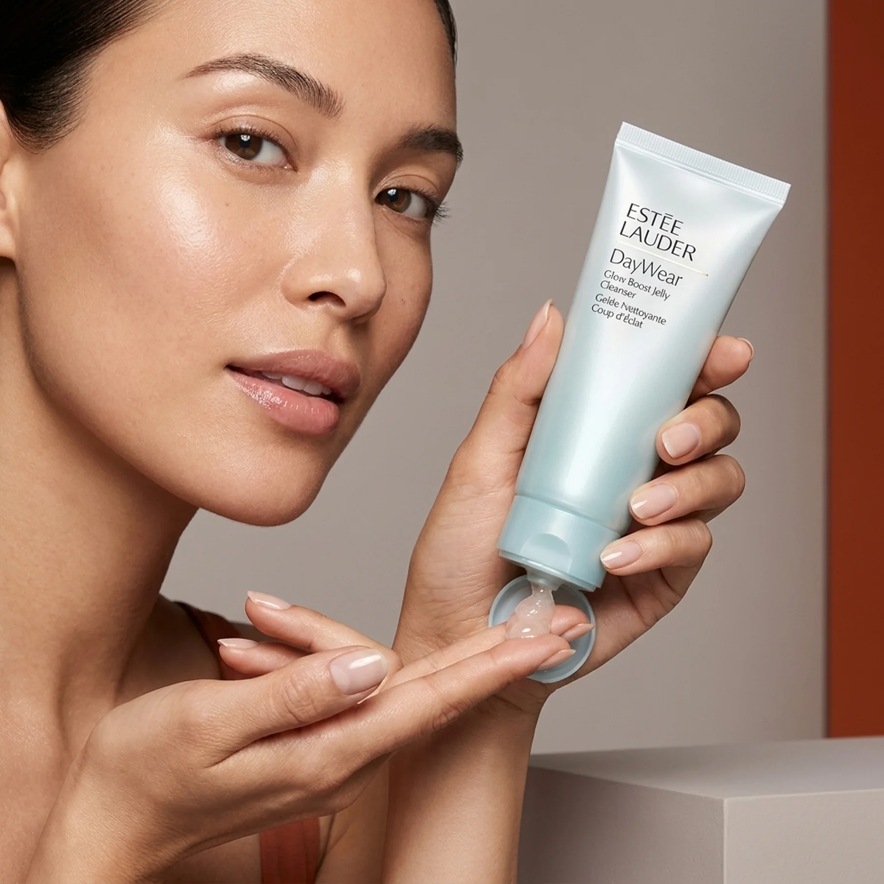 Гель Estee Lauder Daywear Glow Boost Jelly Cleanser 125 мл