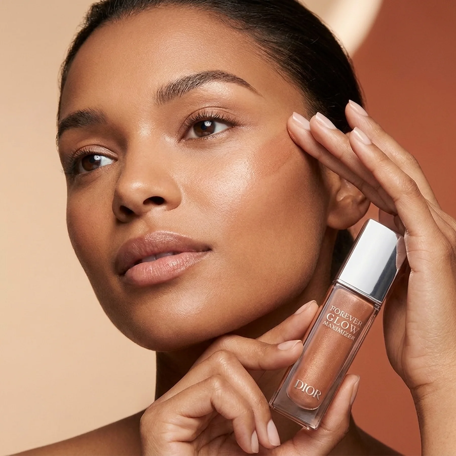 Хайлайтер для лица Dior Forever Glow Maximizer 11 мл 016 Bronze