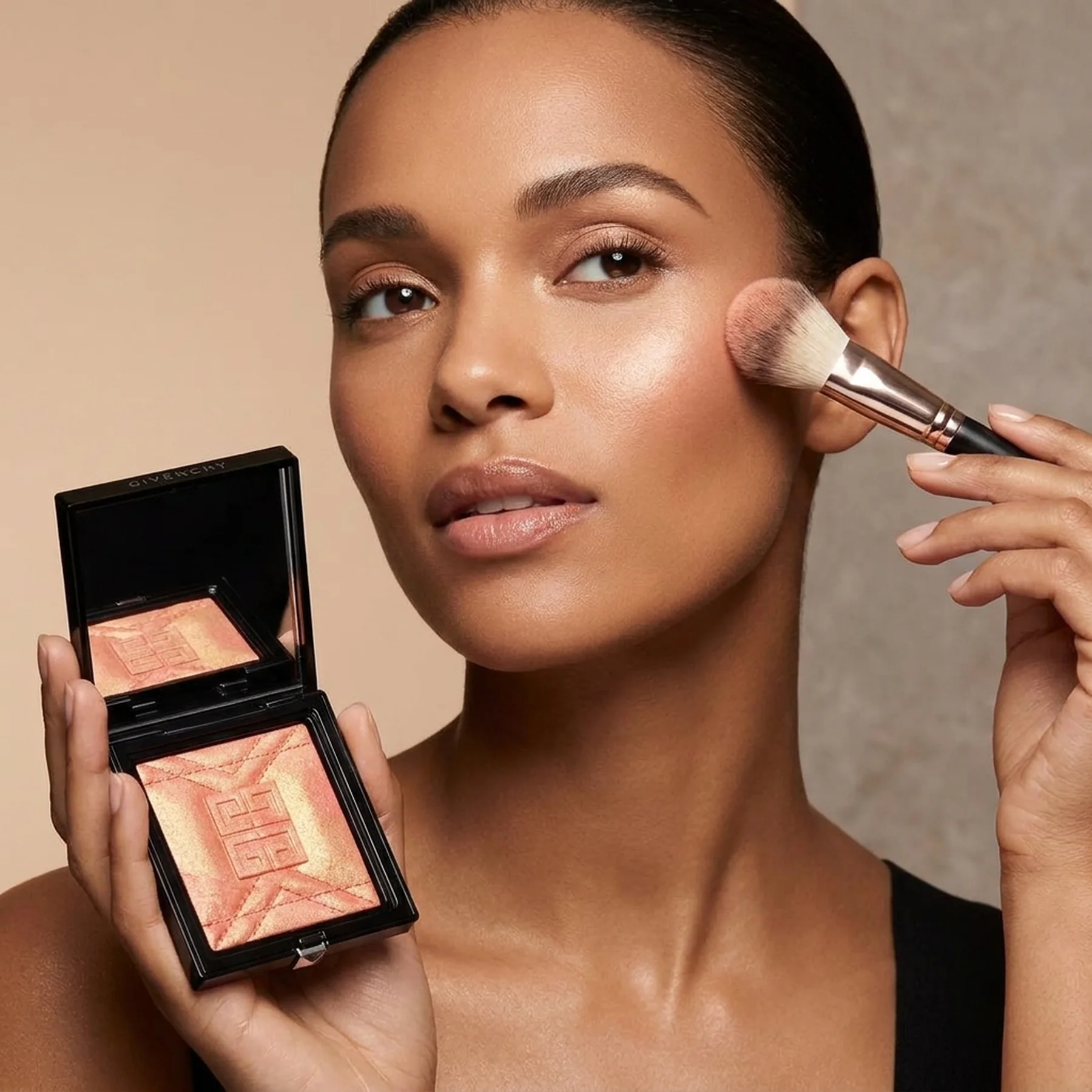 Хайлайтер Givenchy Prisme Libre Highlighter Powder 9 г 004 Coral Cooper