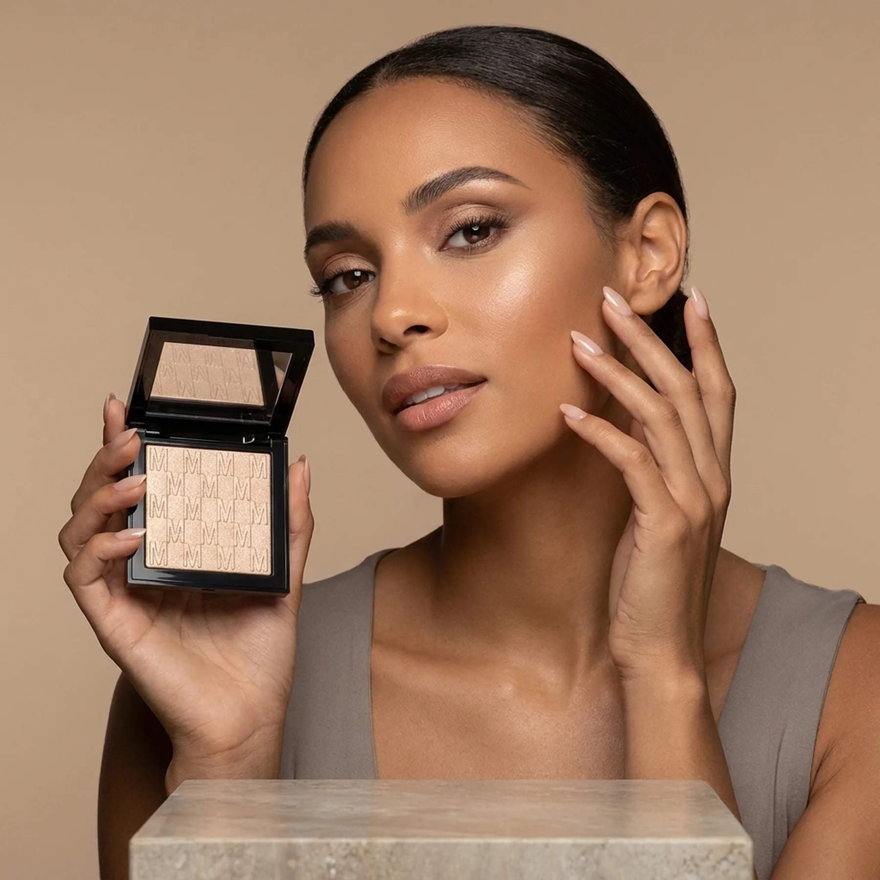 Хайлайтер MESAUDA Lust For Shine 5.5 г 101 Diamond Fever