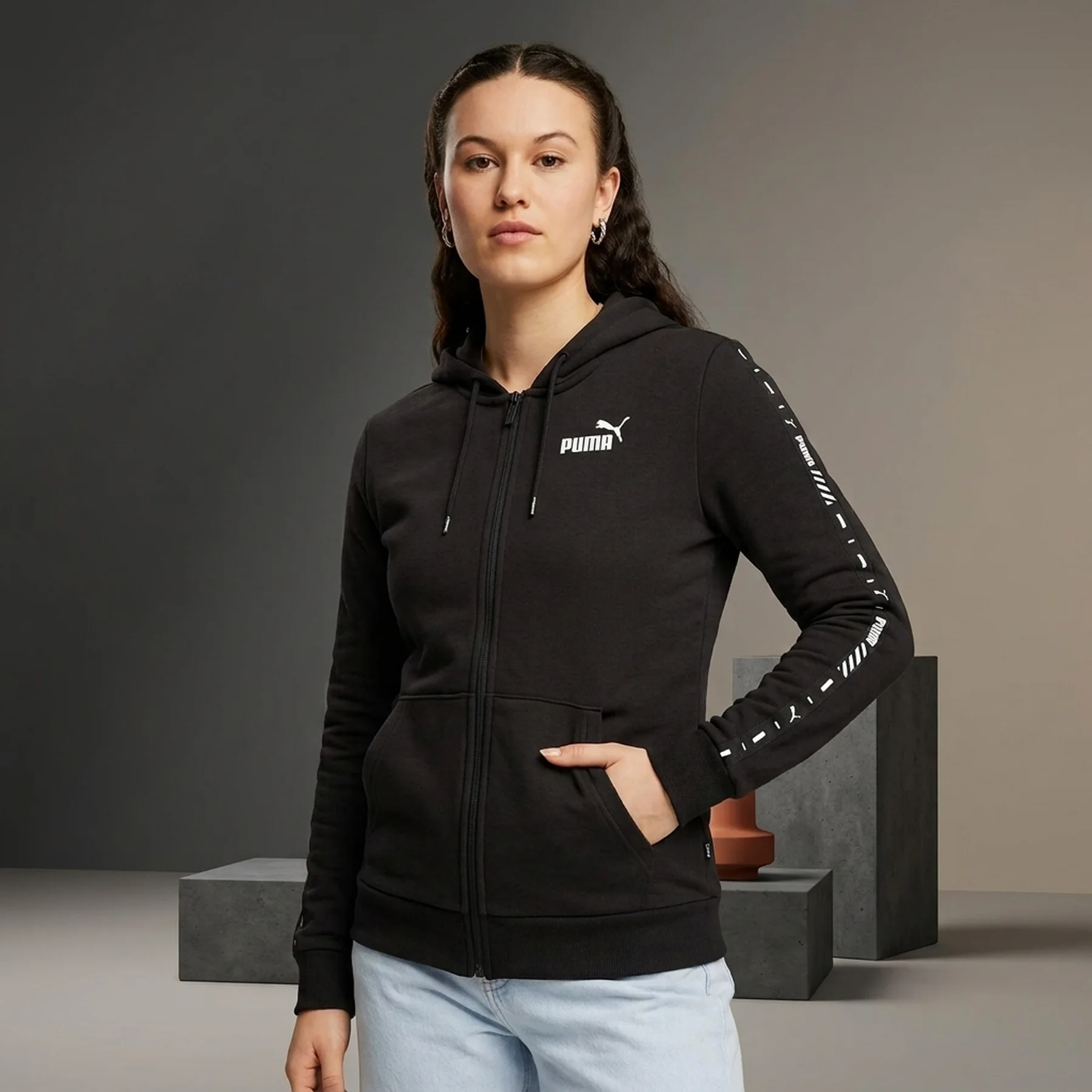 Худі ESS TAPE Full-Zip Hoodie 67599701 Puma XS Чорний