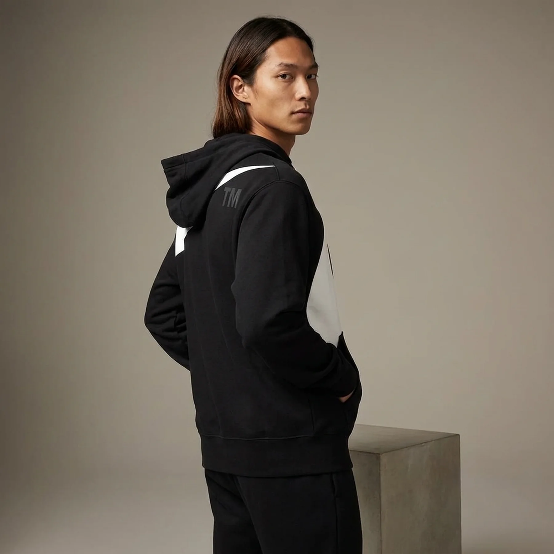 Худі Nike чорний білий свуш на грудях