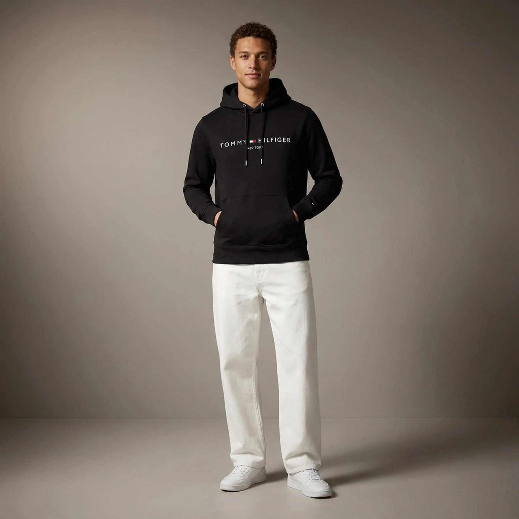 Худі TOMMY HILFIGER EMBROIDERED TOMMY LOGO HOODIE TOMMY HILFIGER EMBROIDERED TOMMY LOGO HOODIE
