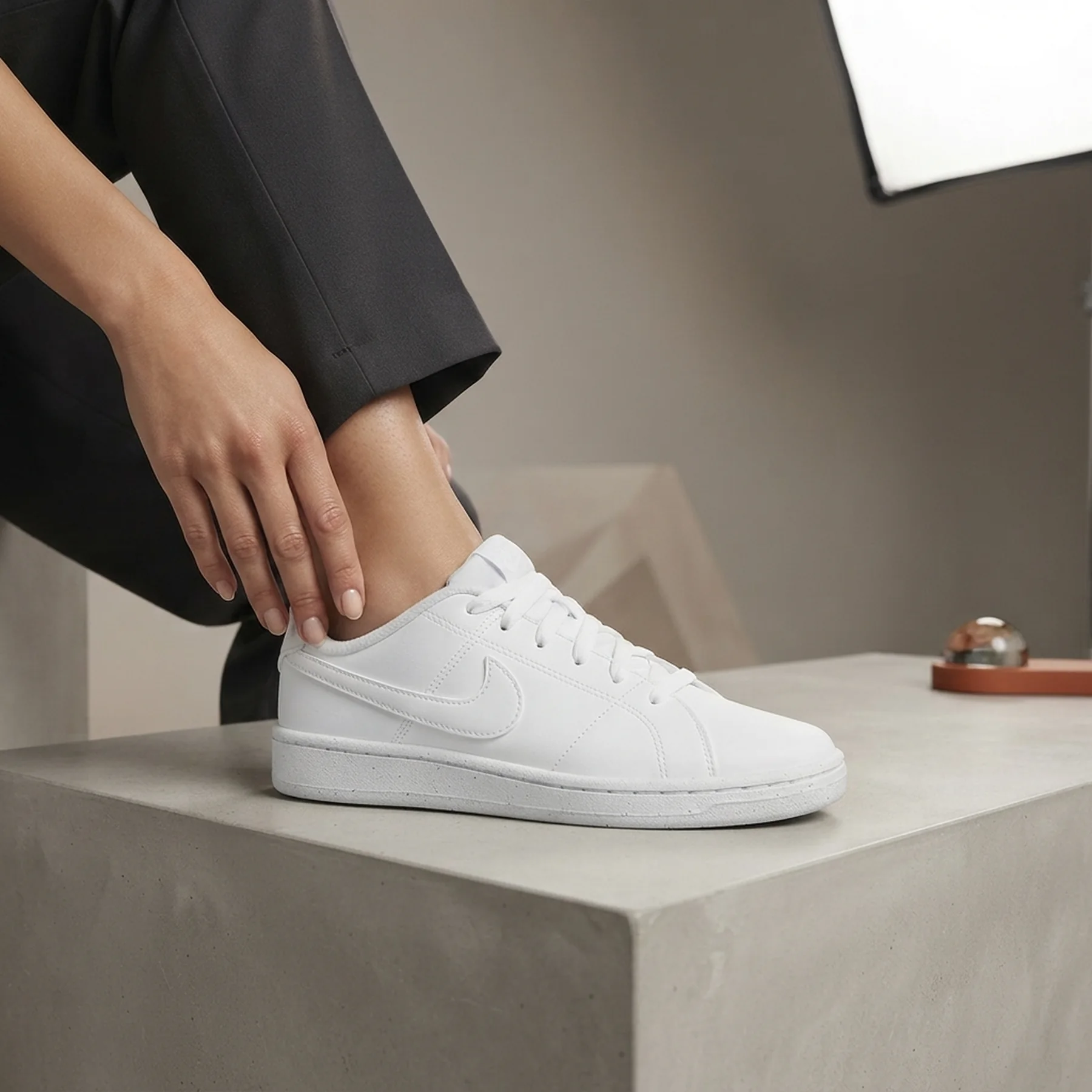 Кеди жіночі Nike Court Royale 2 (DH3159-100)