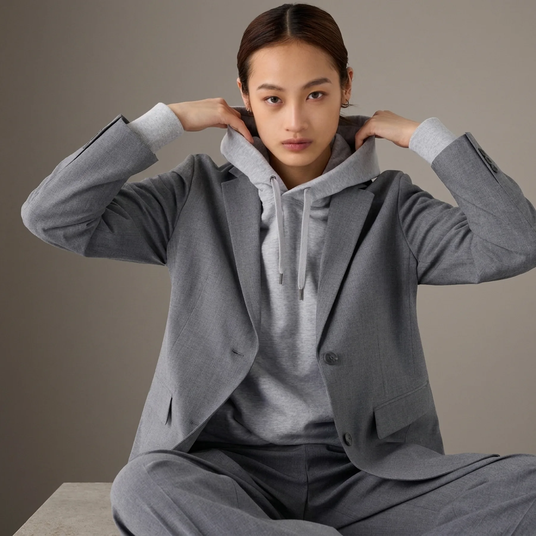 Класичний піджак UNIQLO на гудзиках 1159832805