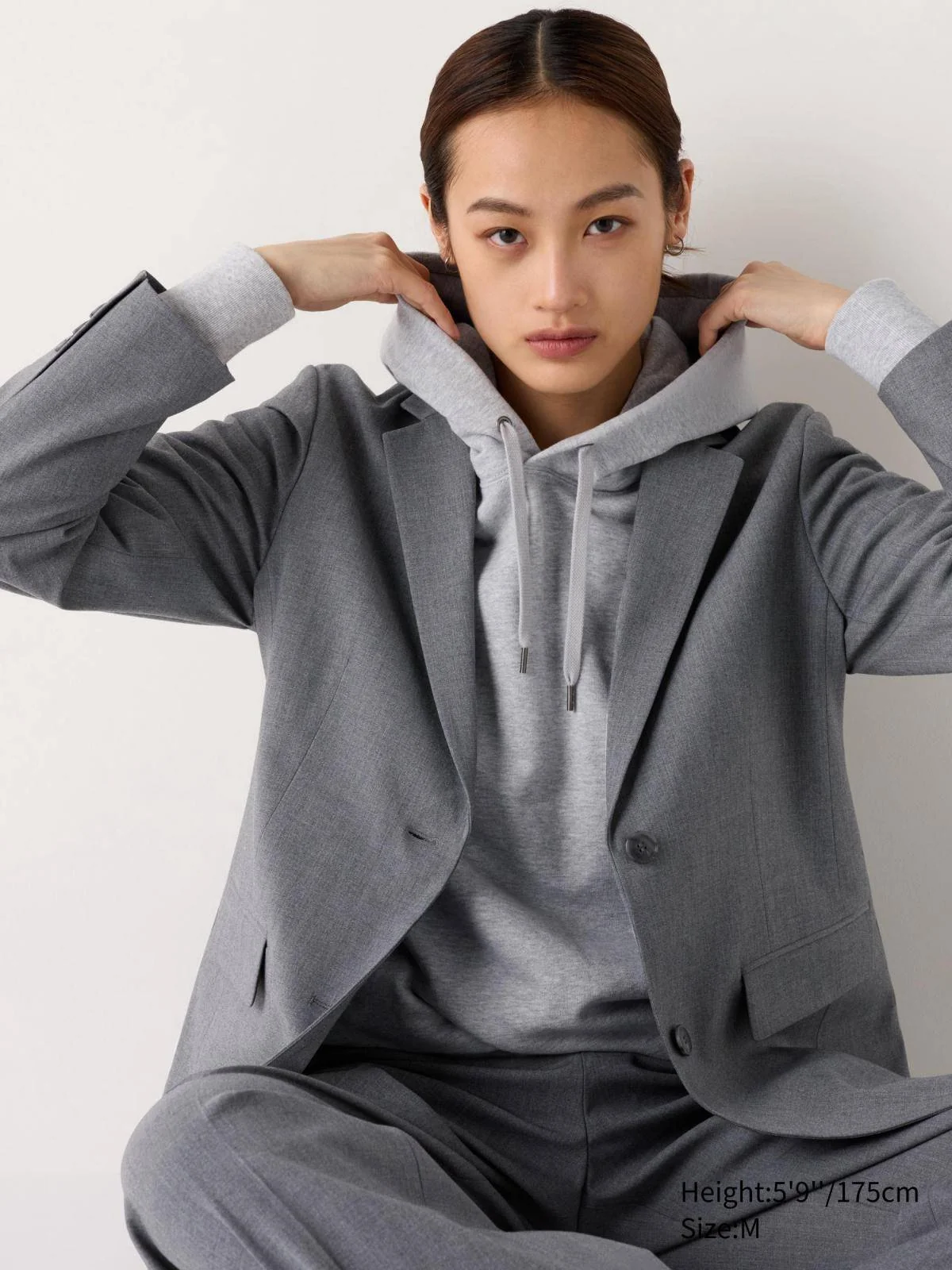 Класичний піджак UNIQLO на гудзиках 1159832805