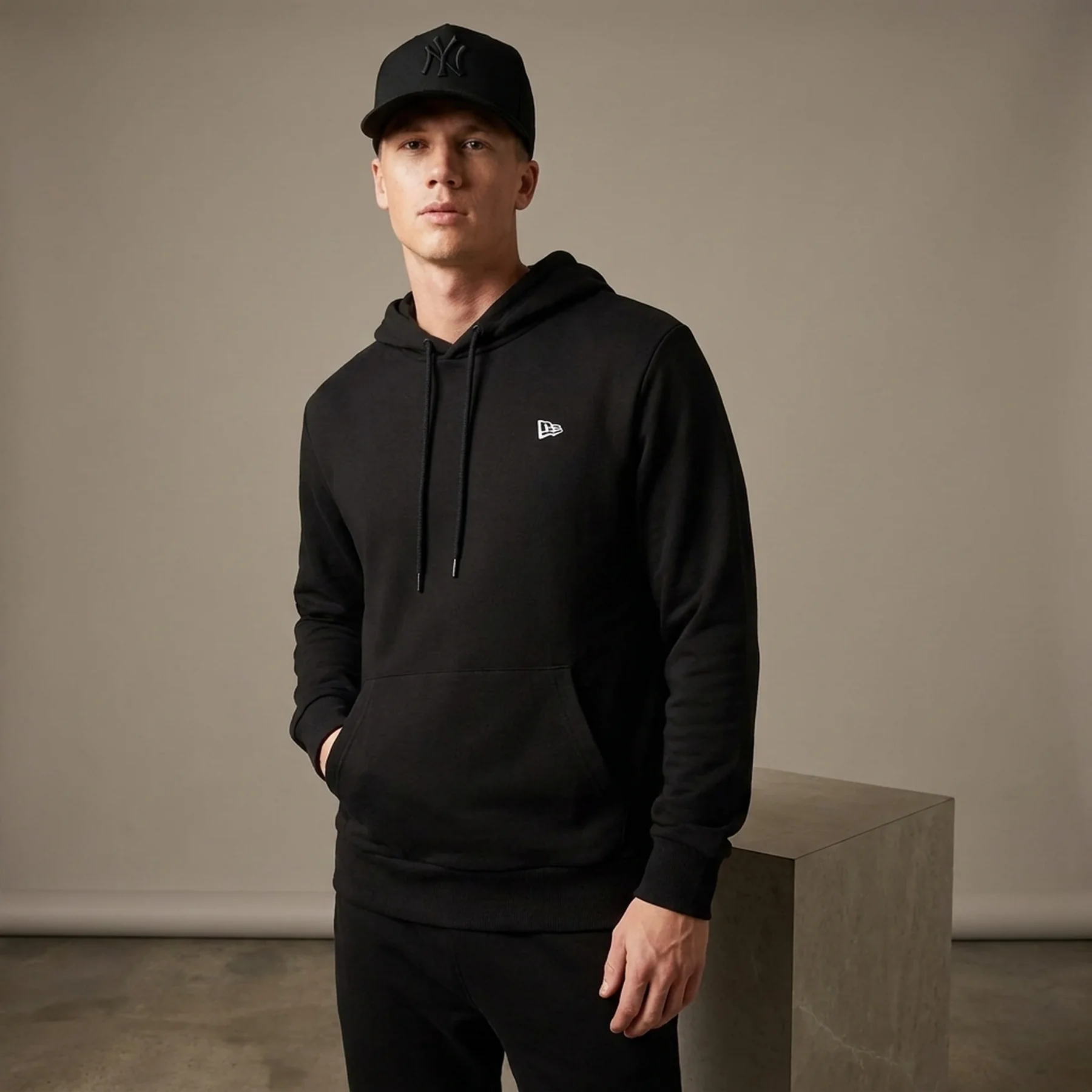 Кофта чоловіча New Era Ne Essentls (60416735)