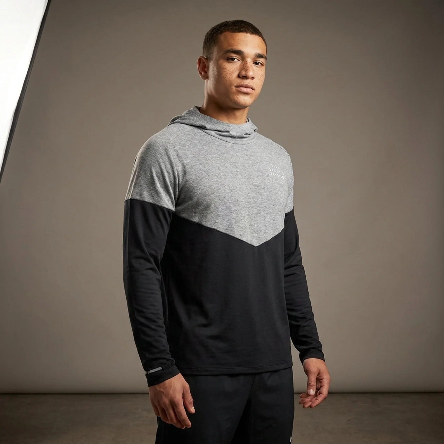Кофта чоловіча Nike Mens Running Hoodie Black/Grey (DM4638-010)