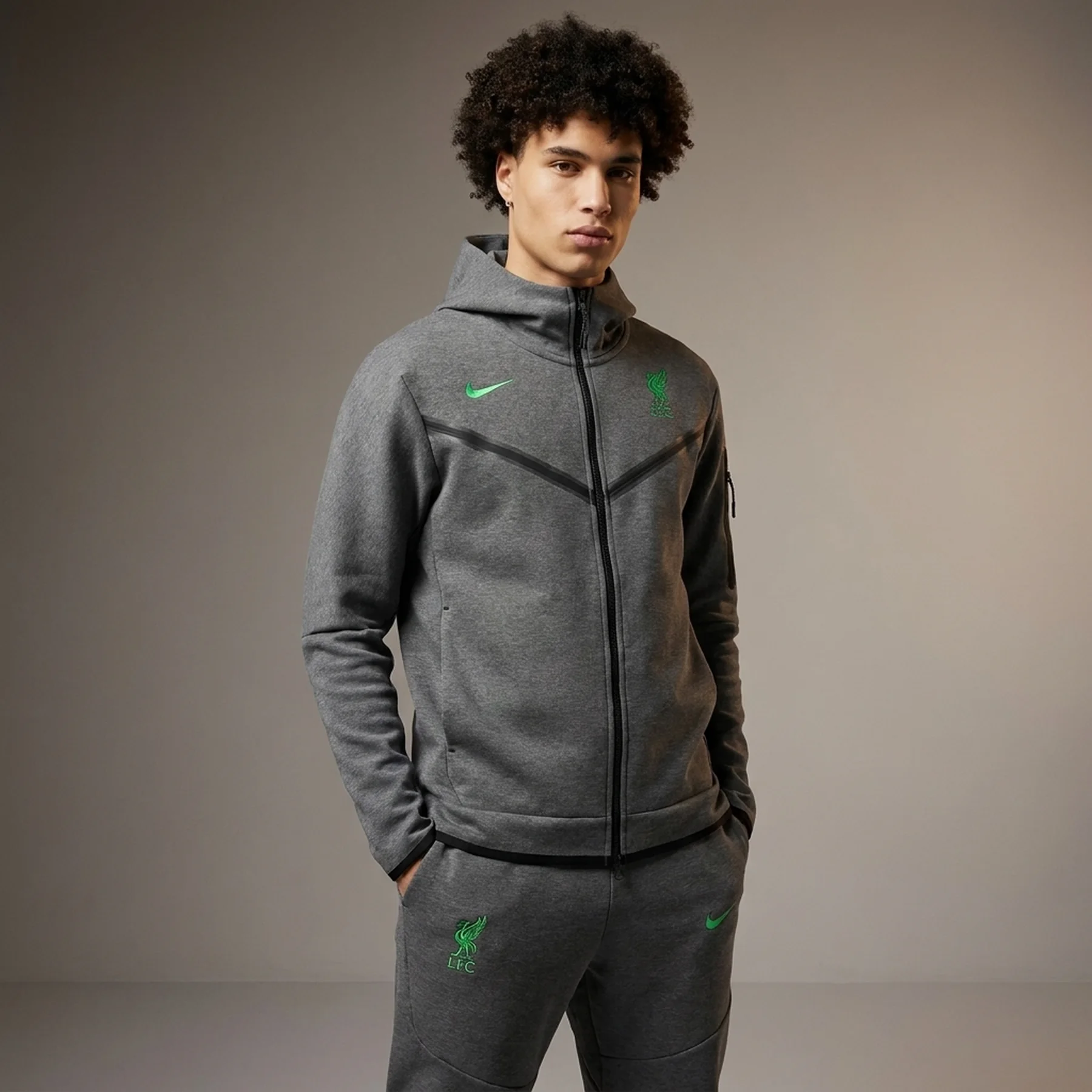 Кофта чоловіча Nike Sportswear Liverpool Fc Tech Fleece (DV4825-071)