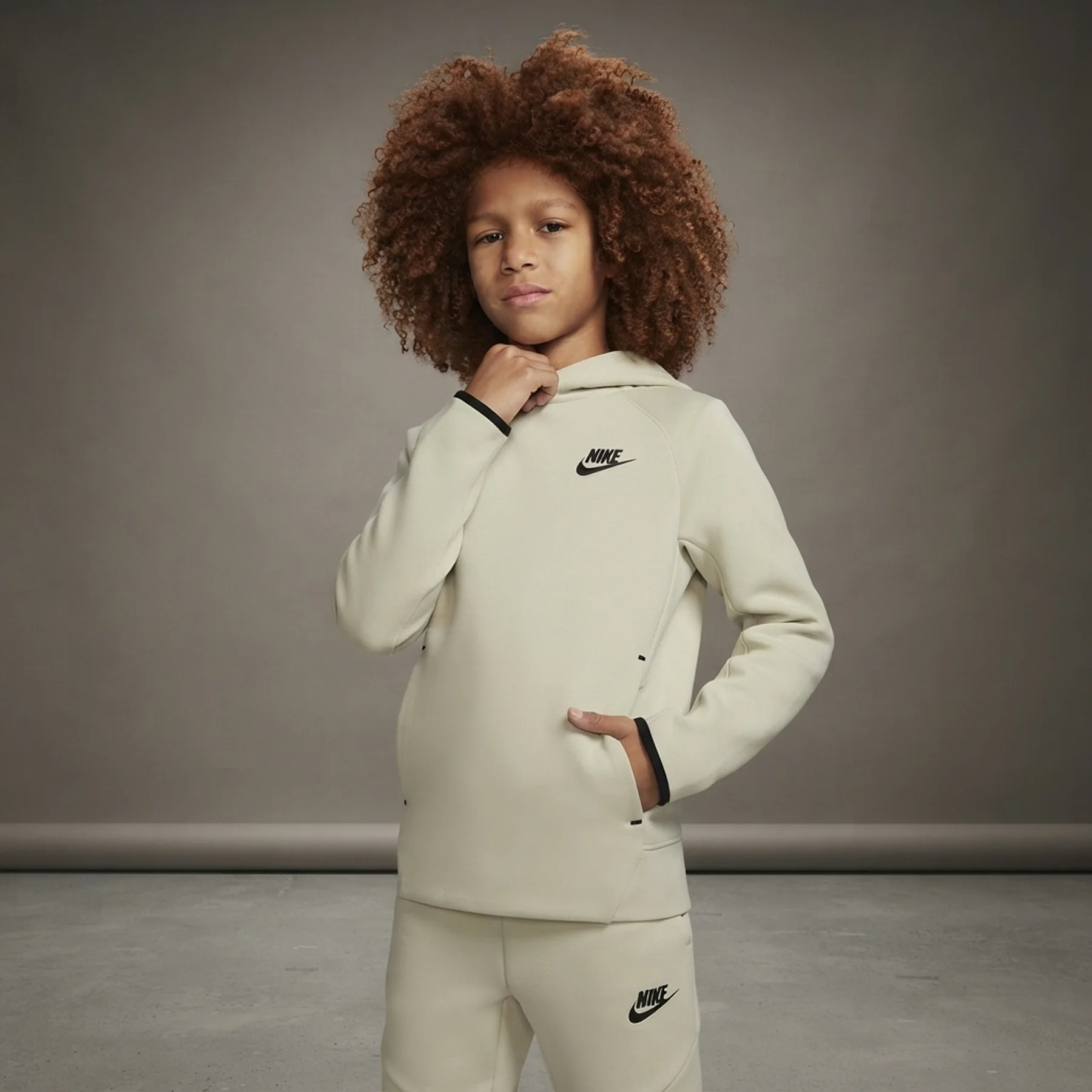 Светр підлітковий Nike Sportswear Tech Fleece Pullover Hoodie (FD3291-234)