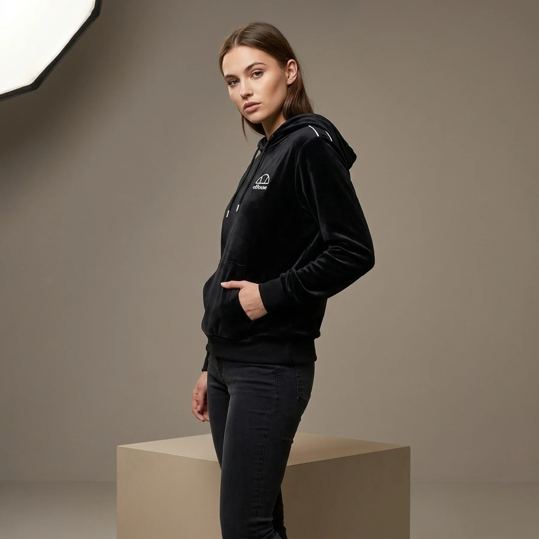 Кофта жіночі Ellesse Izzie Oh Hoody (SGX21013-011)