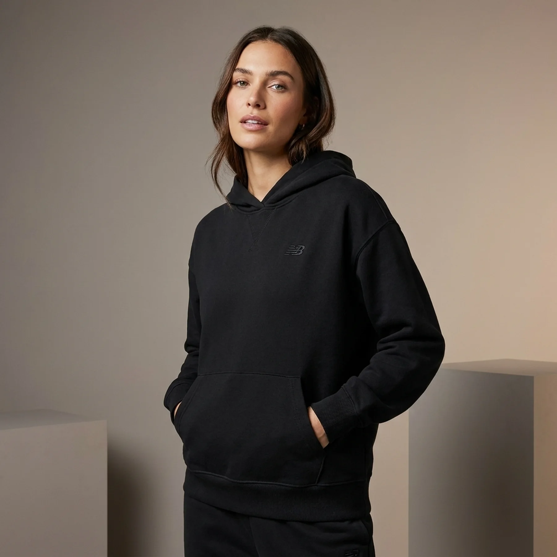 Кофта жіночі New Balance Hoodie Black (WT41537BK)