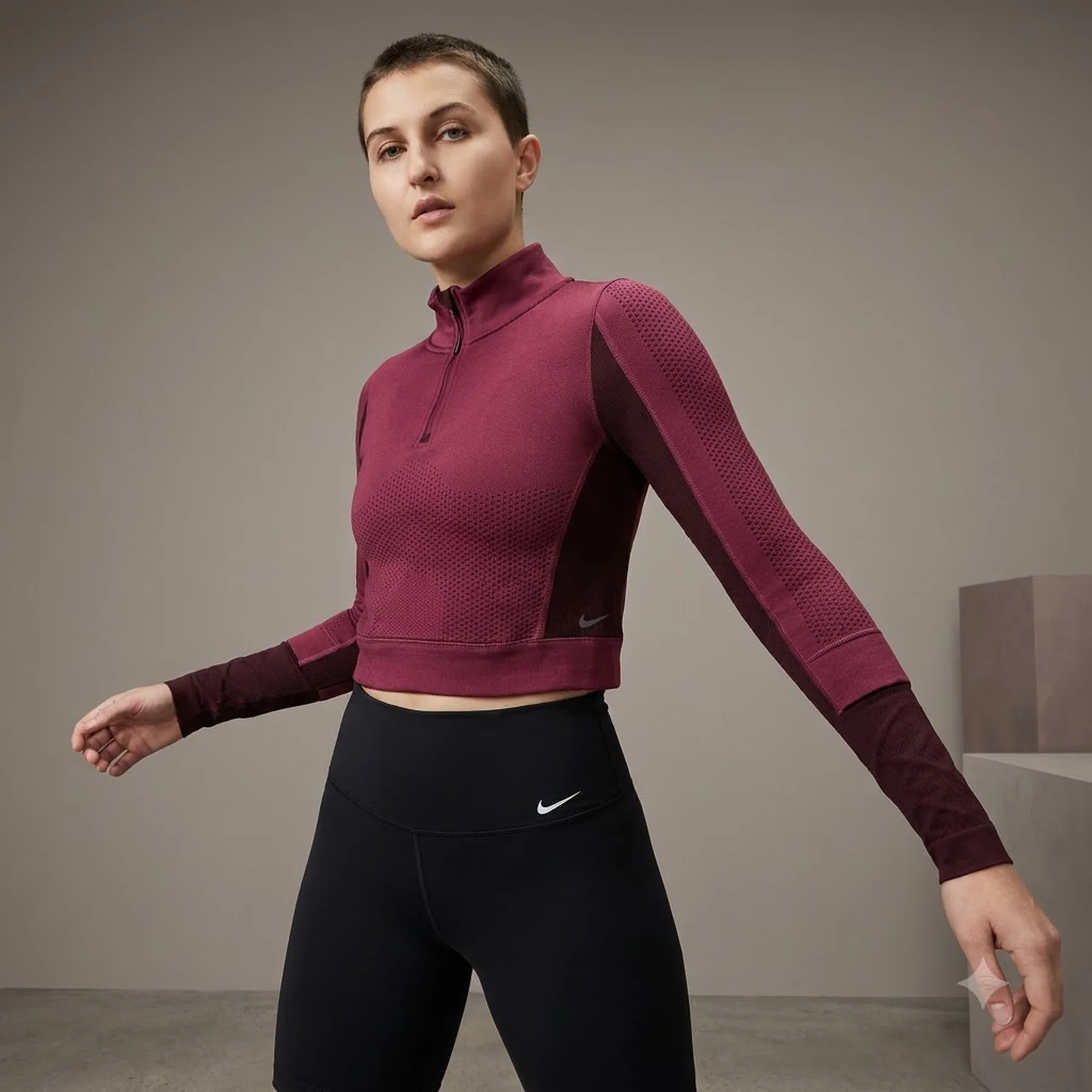 Кофта жіночі Nike 1/4 Therma-Fit Adv City Ready Bordo (DV9807-653)