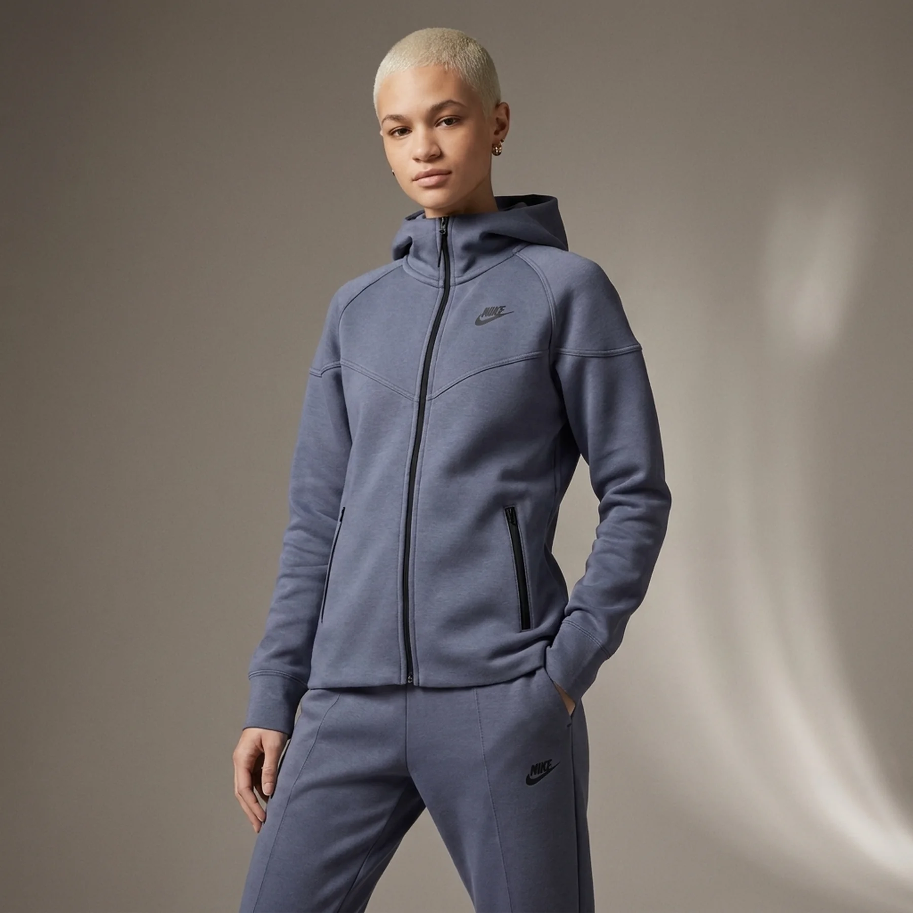 Кофта жіночі Nike Nsw Tch Flc Wr Fz (FB8338-003)