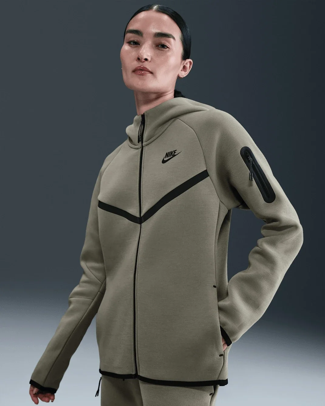 Кофта жіночі Nike Sportswear Windrunner Tech Fleece Olive (HV6747-320)