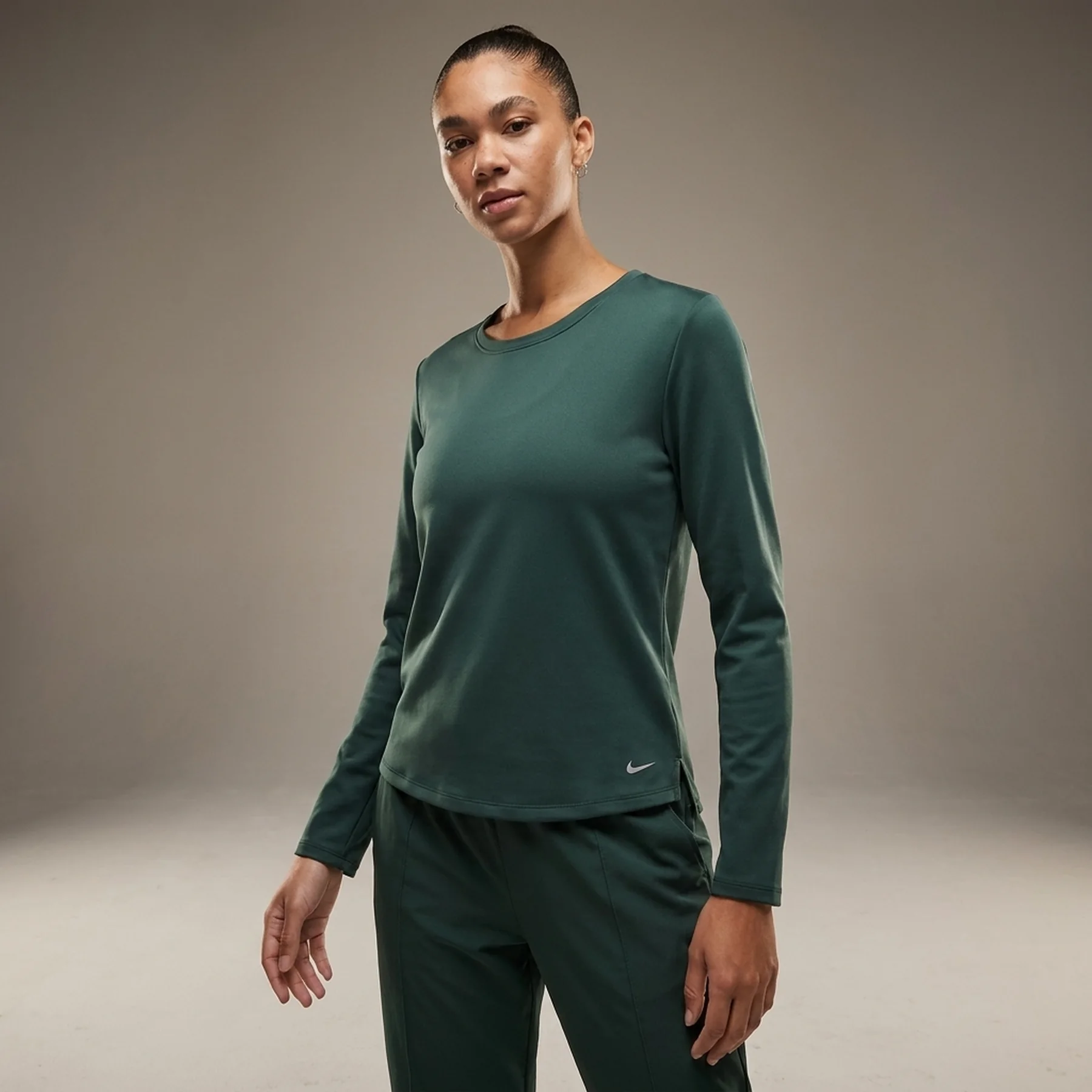 Кофта жіночі Nike Therma-Fit One Long-Sleeve Top Green (DD4927-328)
