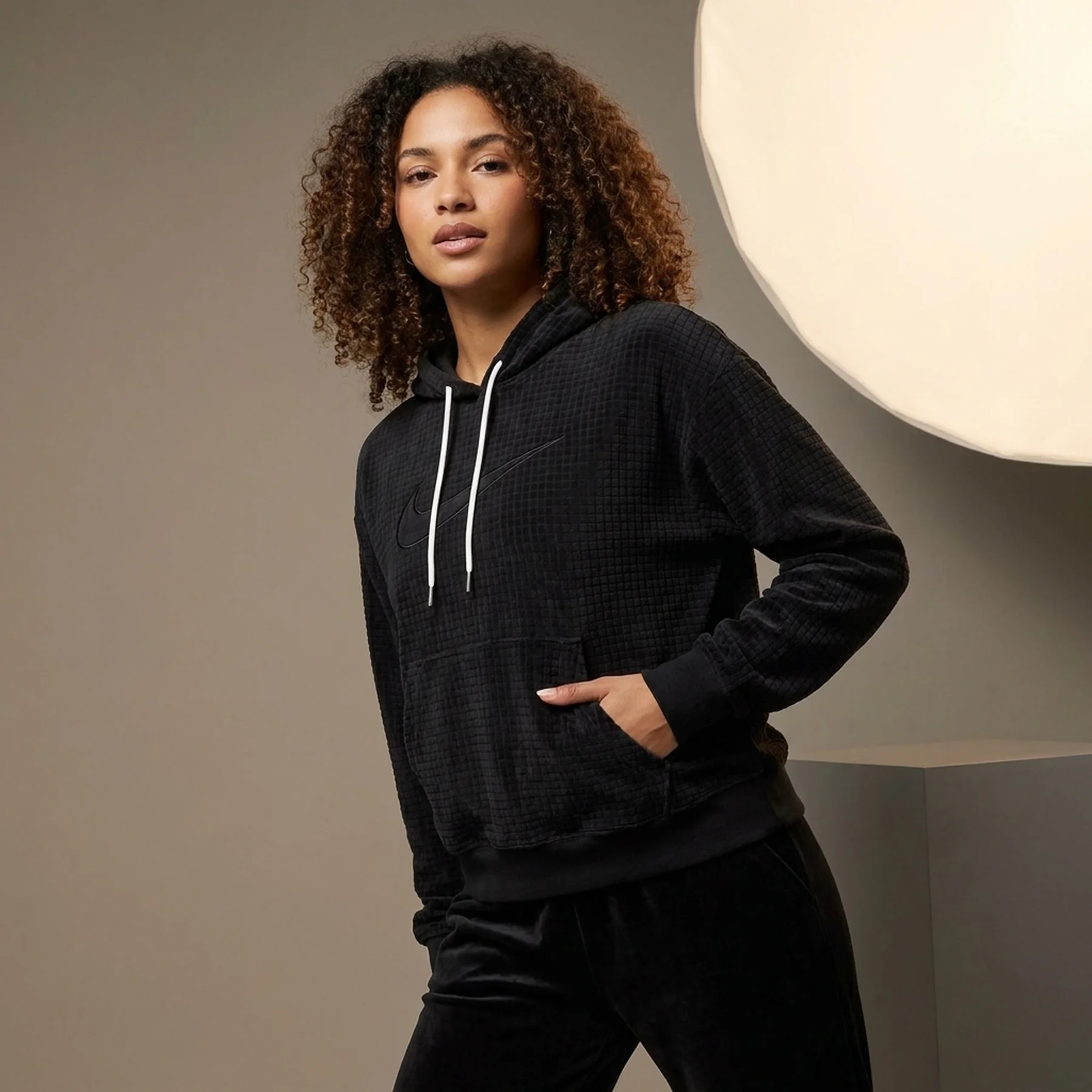 Кофта жіночі Nike Velour Hoodie (DV7812-010)