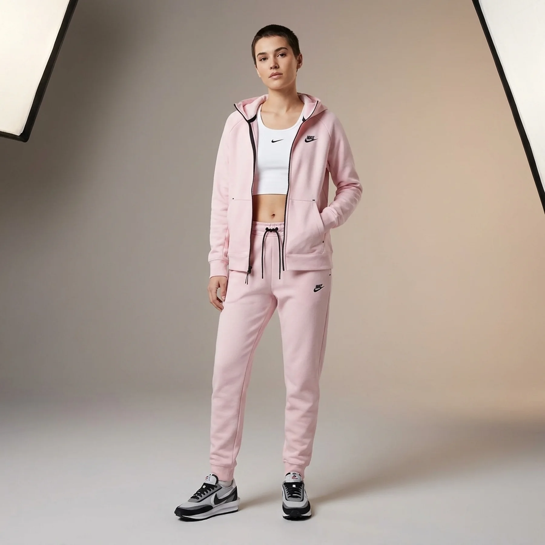 Кофта жіночі Nike W Nsw Tch Flc Wr Fz Hdy (FB8338-019)