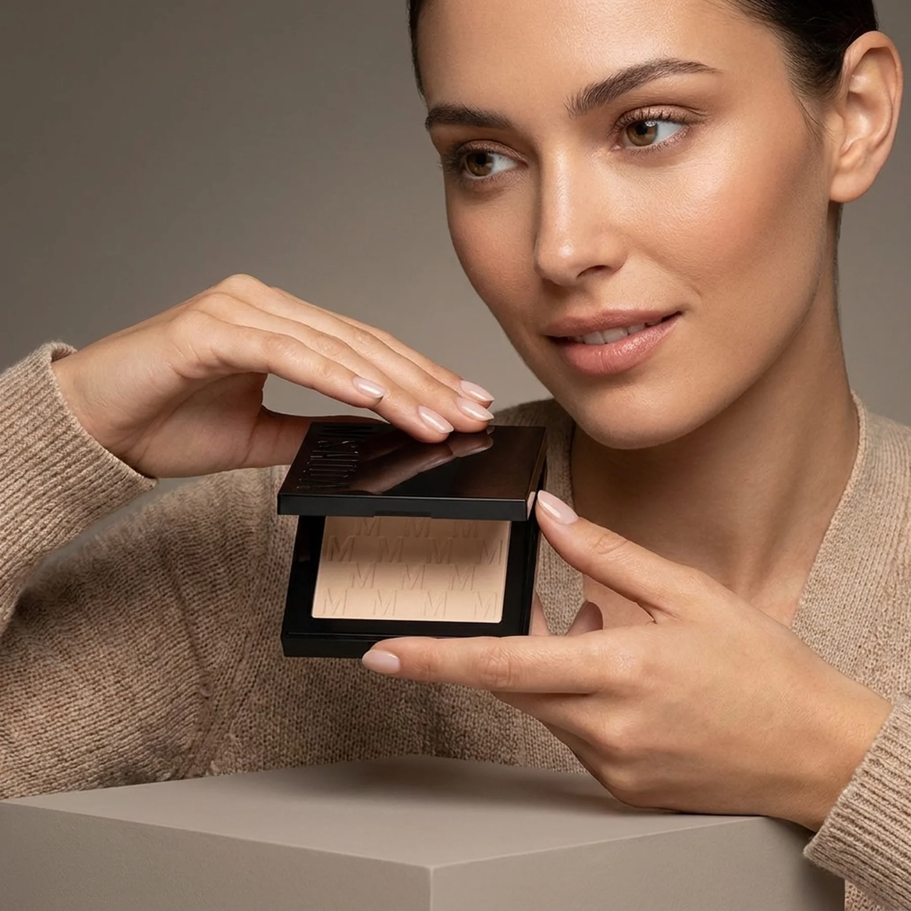 Компактная пудра MESAUDA NUDE VENUS POWDER COMPACT 10 г 105 Velvet Sand