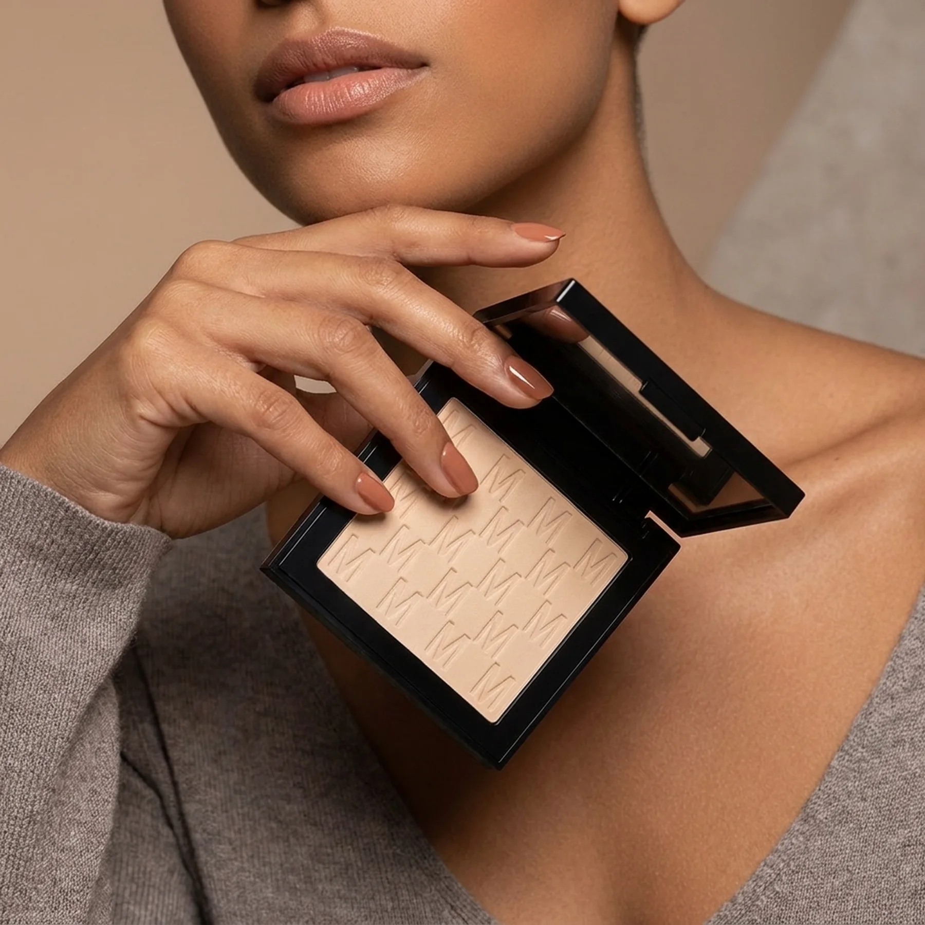 Компактная пудра MESAUDA NUDE VENUS POWDER COMPACT 10 г 107 Warm Sienna
