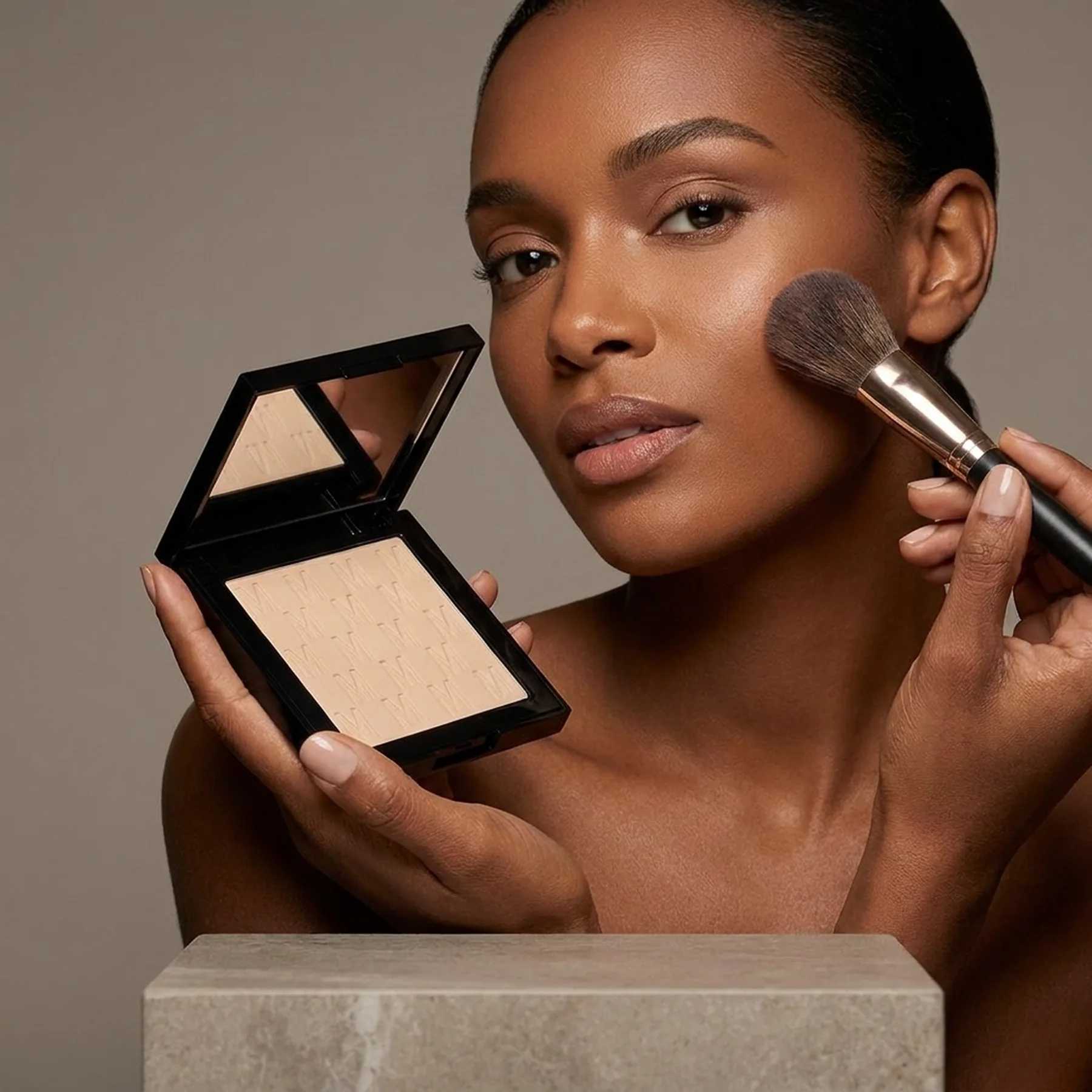 Компактная пудра MESAUDA NUDE VENUS POWDER COMPACT 10 г 108 Deep Moka