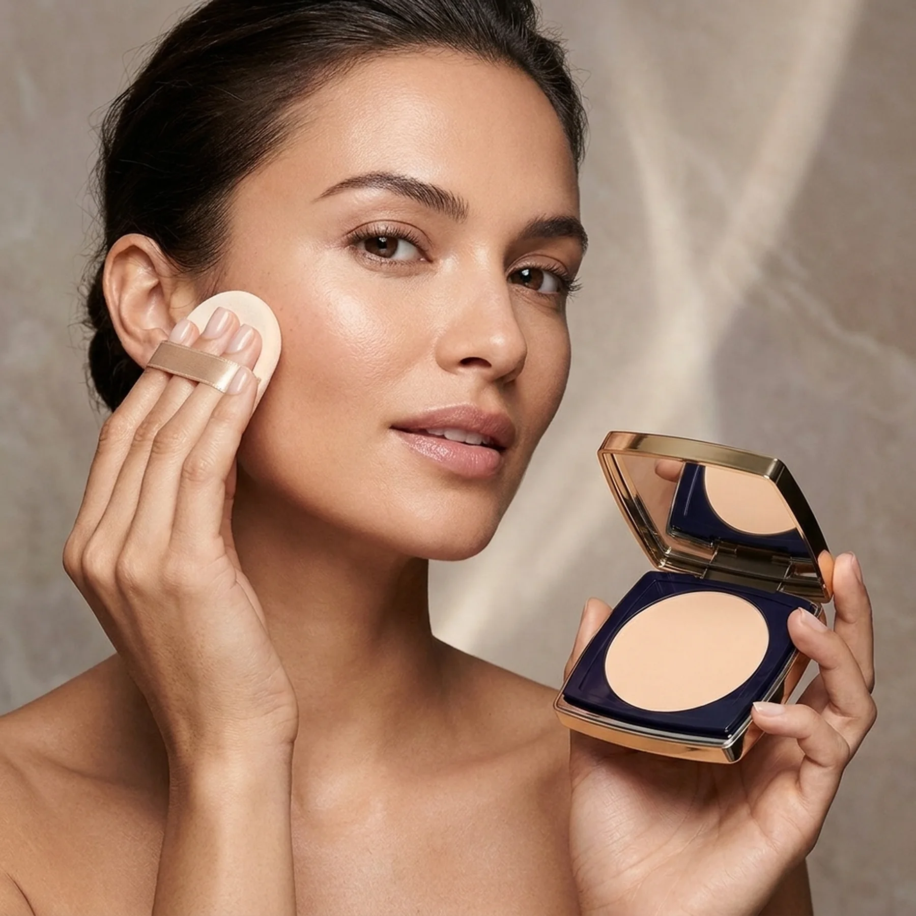 компактная тональная крем-пудра SPF 10 Estee Lauder Double Wear Stay-in-Place Matte Powder Foundation 12 г 1N1 Ivory Nude
