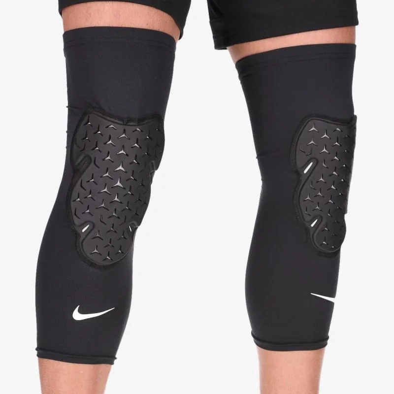 Компресійні наколінники з захистом(пара) Nike Pro Strong Leg Sleeves