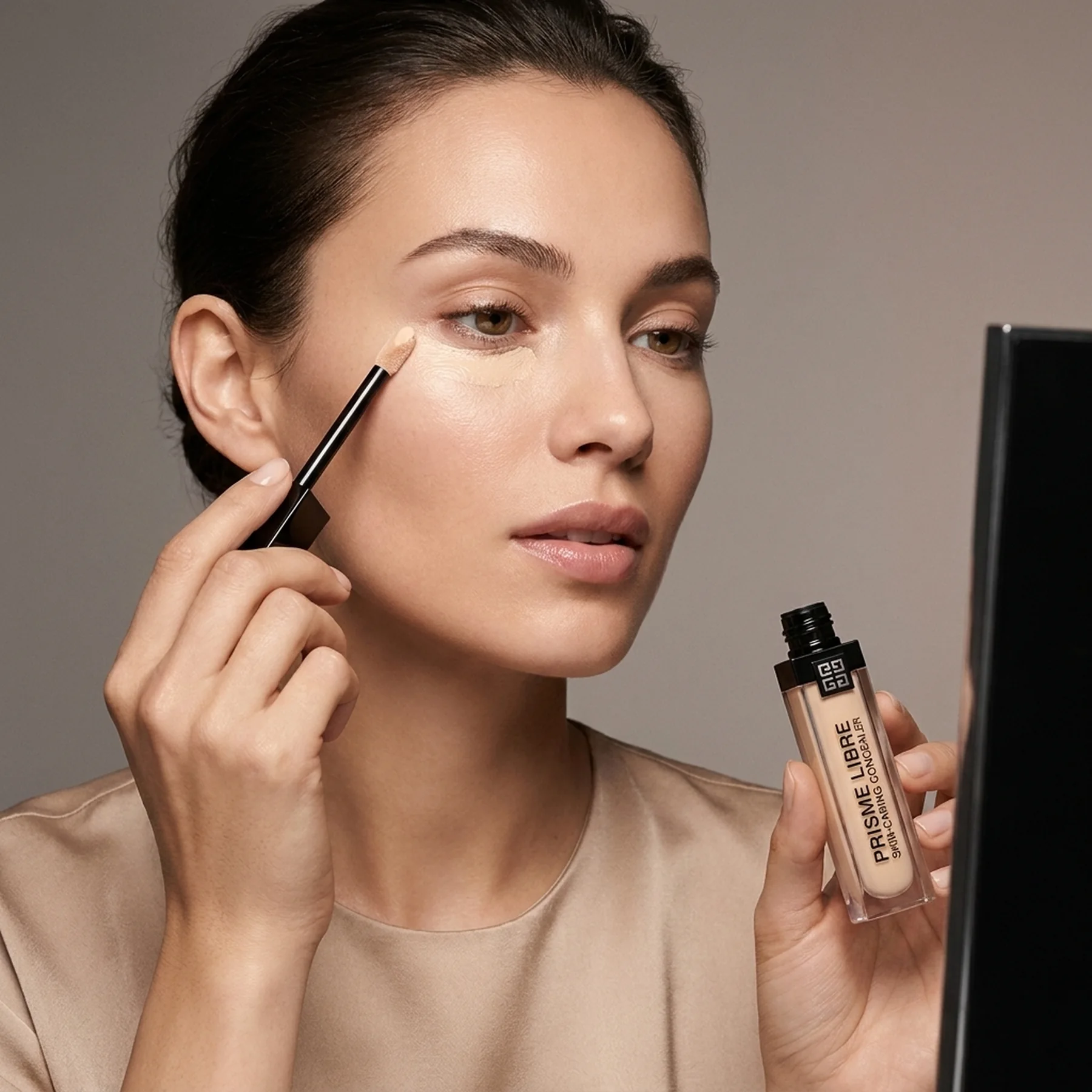Консилер для лица Givenchy Skin-Caring Concealer 11 мл W100