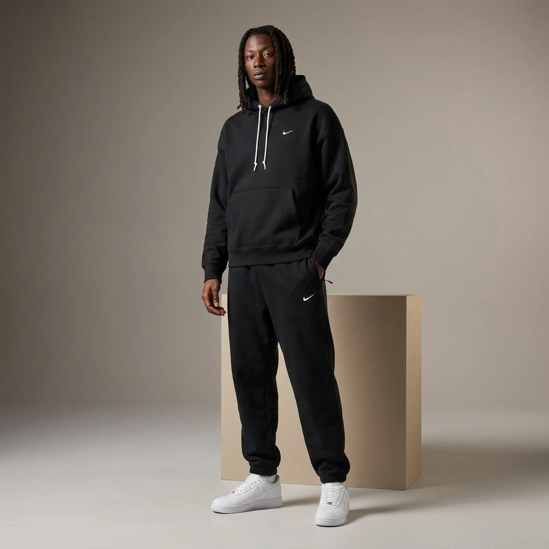 Костюм Nike Solo Swoosh чорний