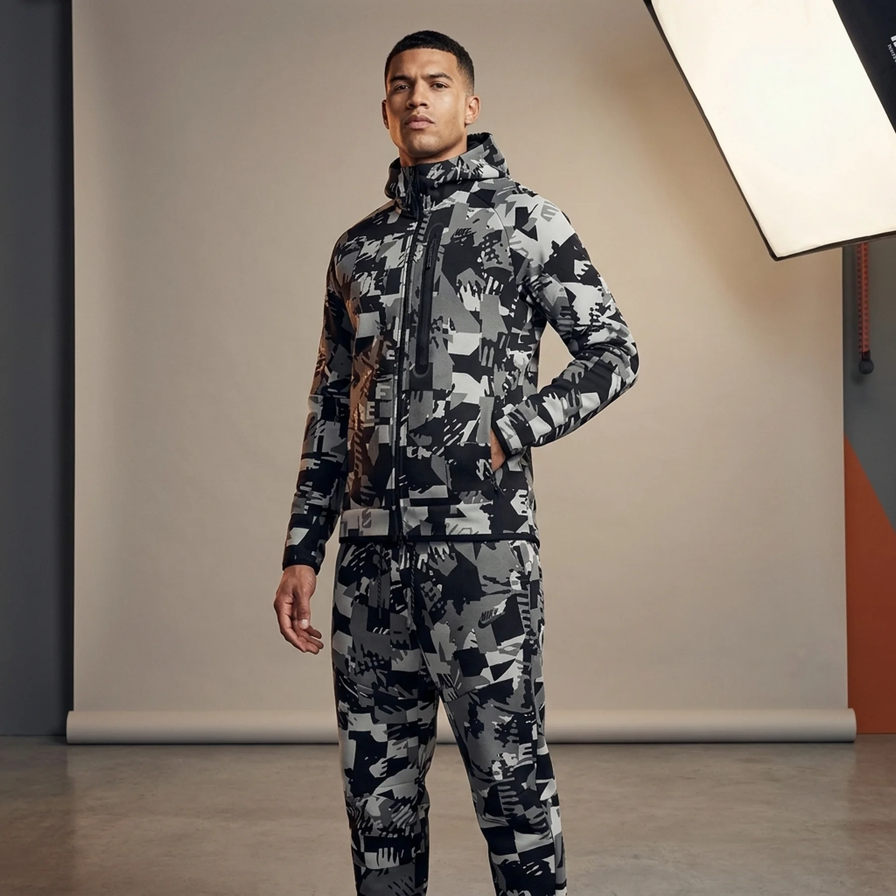 Костюм Nike Tech Fleece Camo Grey Black Suite