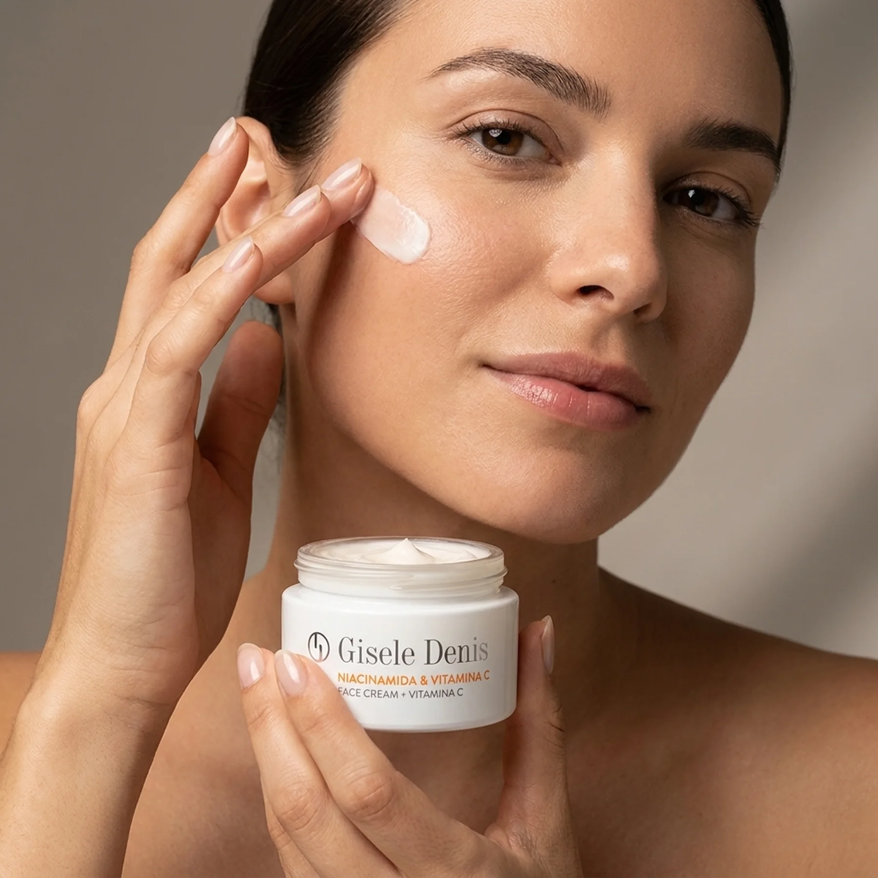 Крем для лица с ниацинамидом и витамином С Gisele Denis Crema Facial Niacinamida y Vitamina C 50 мл