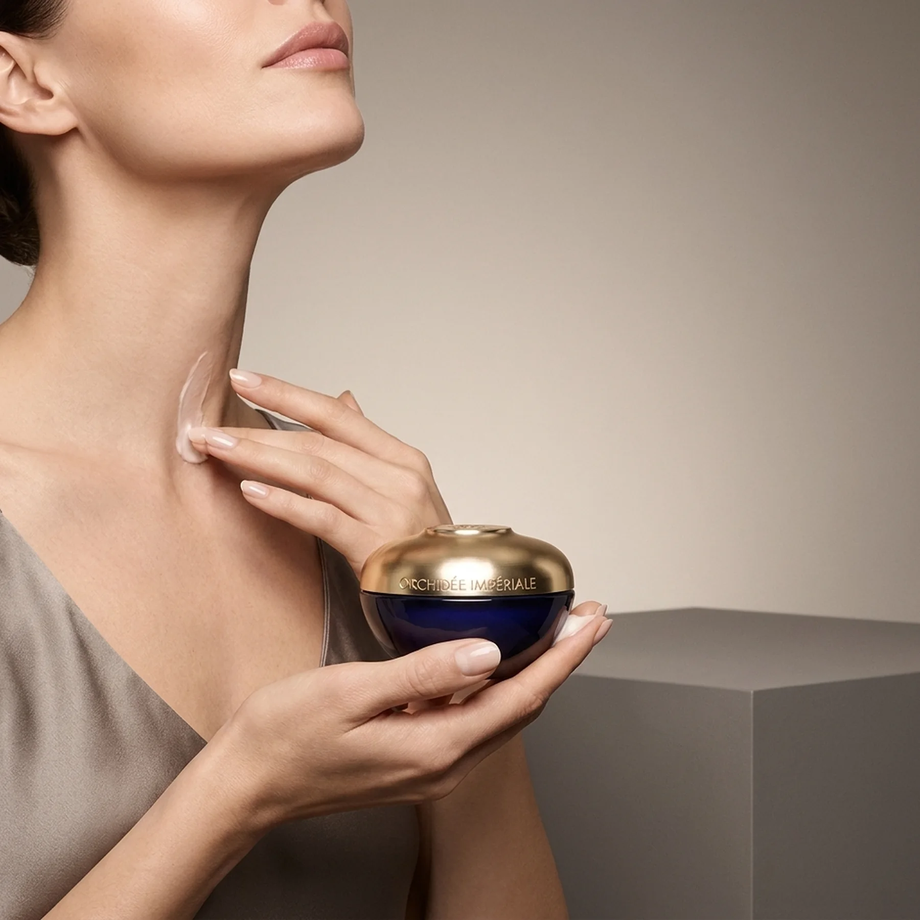 Крем для шеи и декольте Guerlain Orchidee Imperiale Cou and Decollete Cream 75 мл