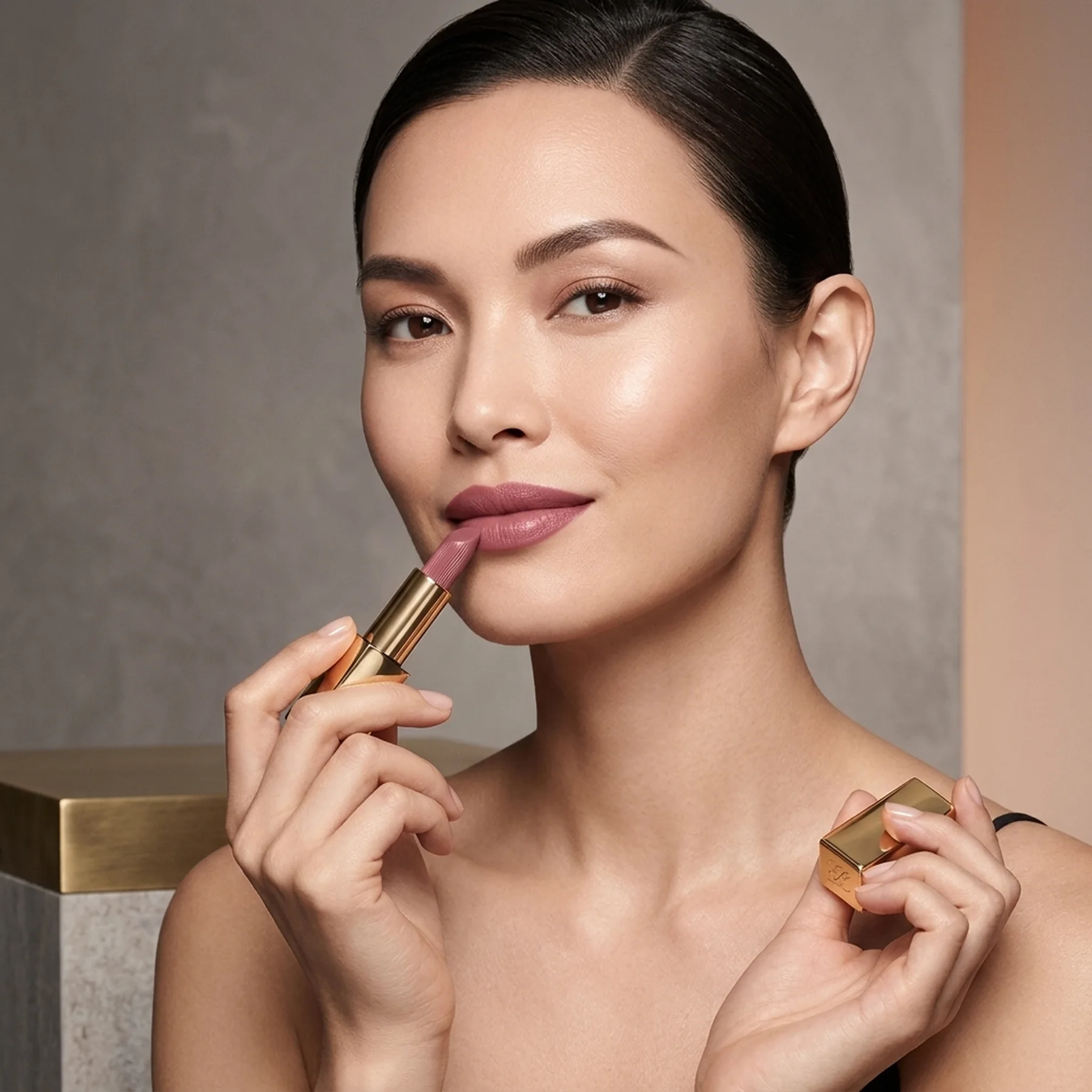 Кремовая помада Estee Lauder Pure Color Creme 3.5 мл 440 Irresistible