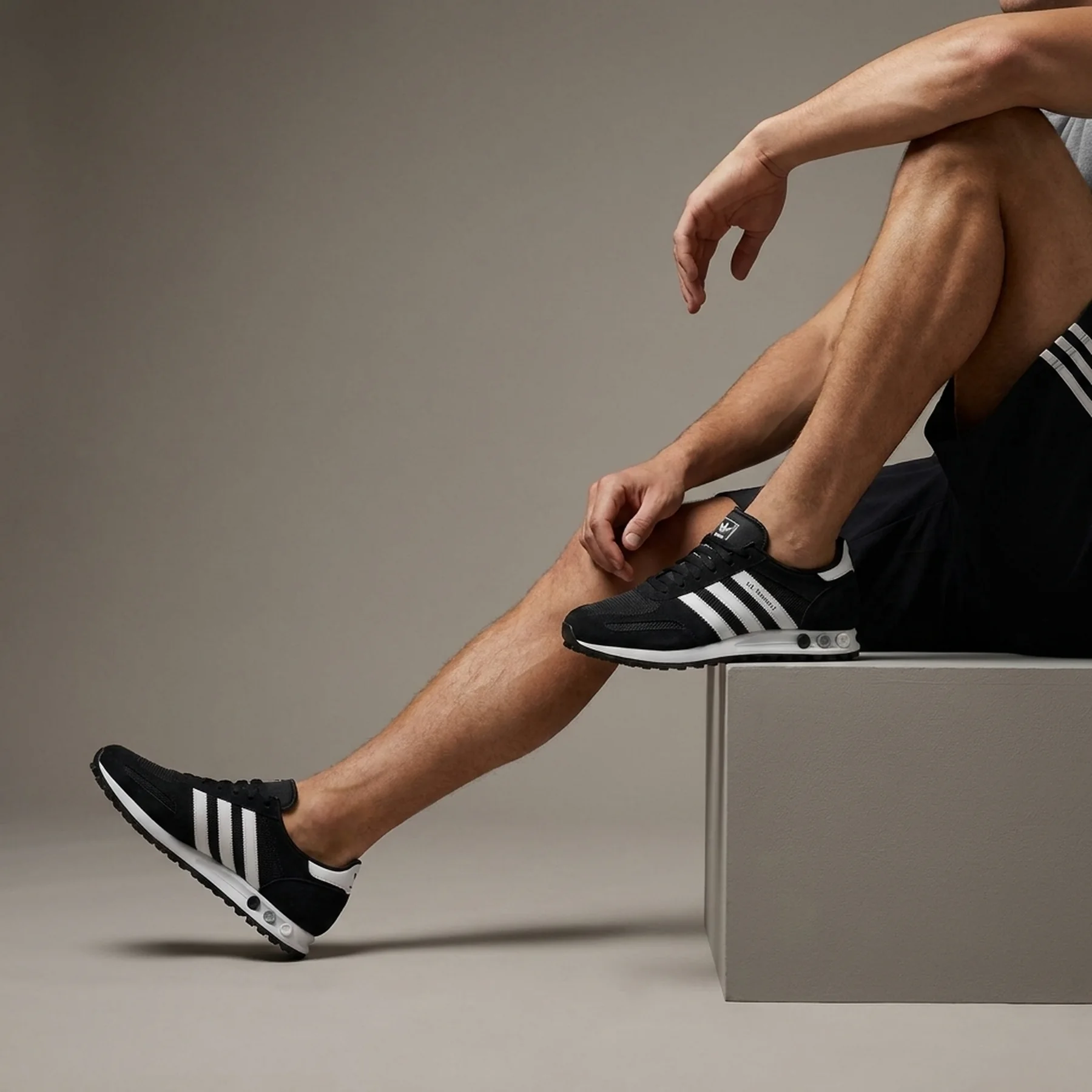 Кросівки ADIDAS LA TRAINER LT