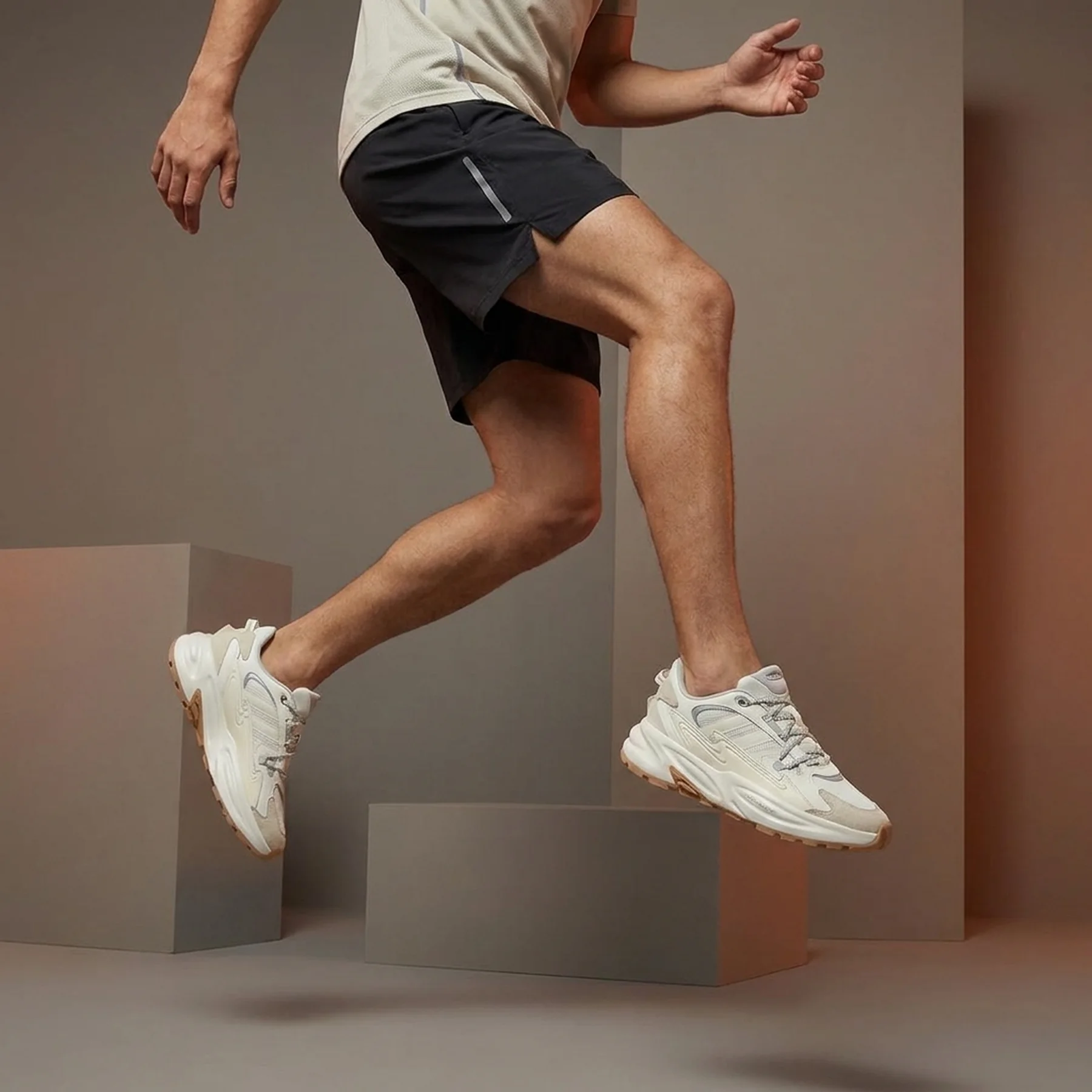 Кросівки ADIDAS OZWAVE SURGE