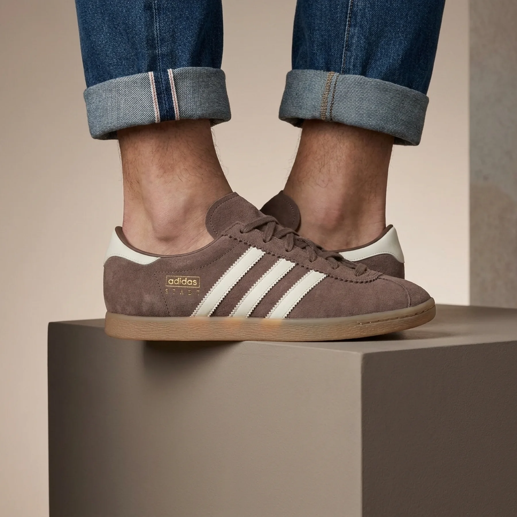Кросівки adidas Stadt JQ9011