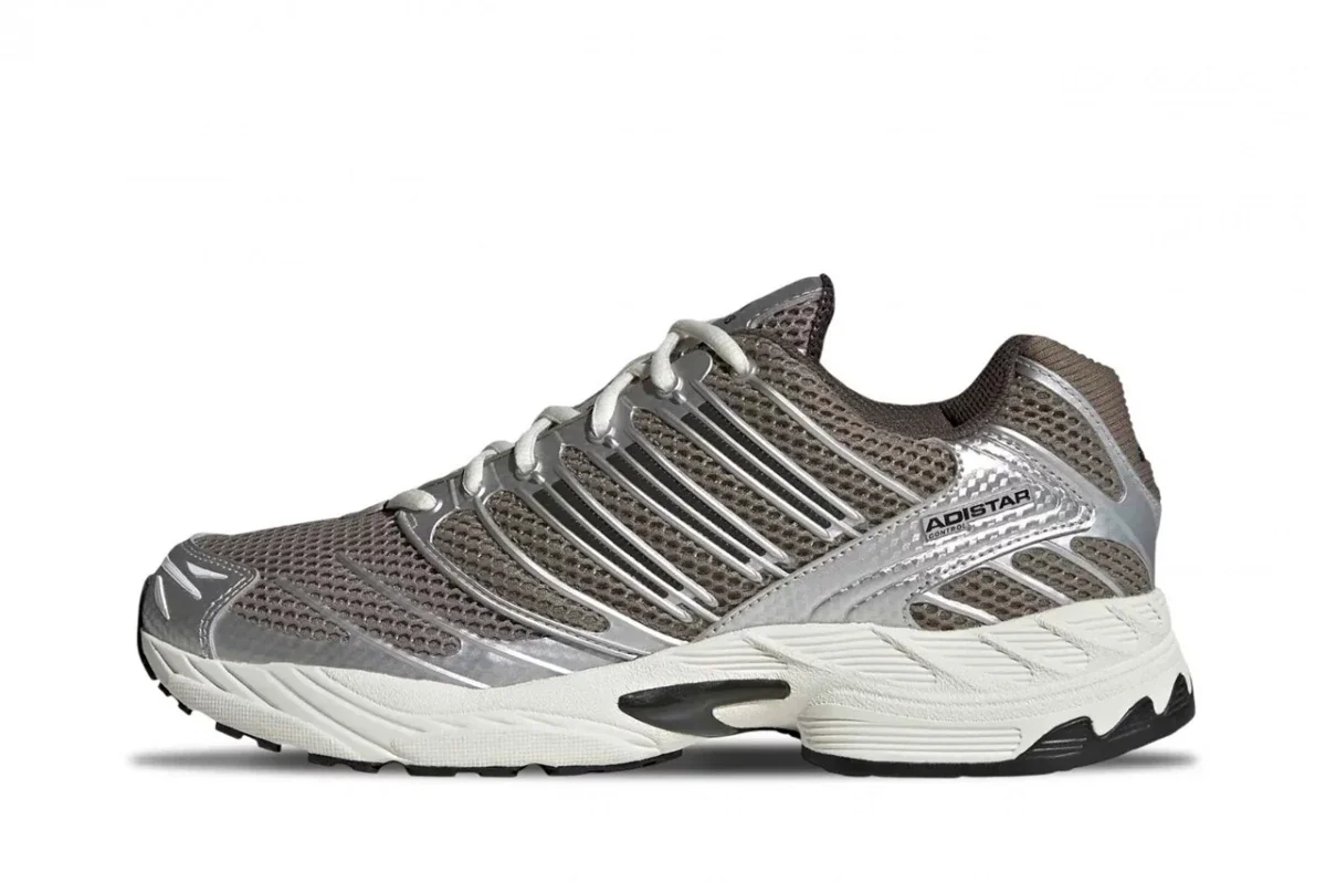 Кросівки ADISTAR CONTROL 3 HQ2723 Adidas 7,5 (41,5) Коричневий