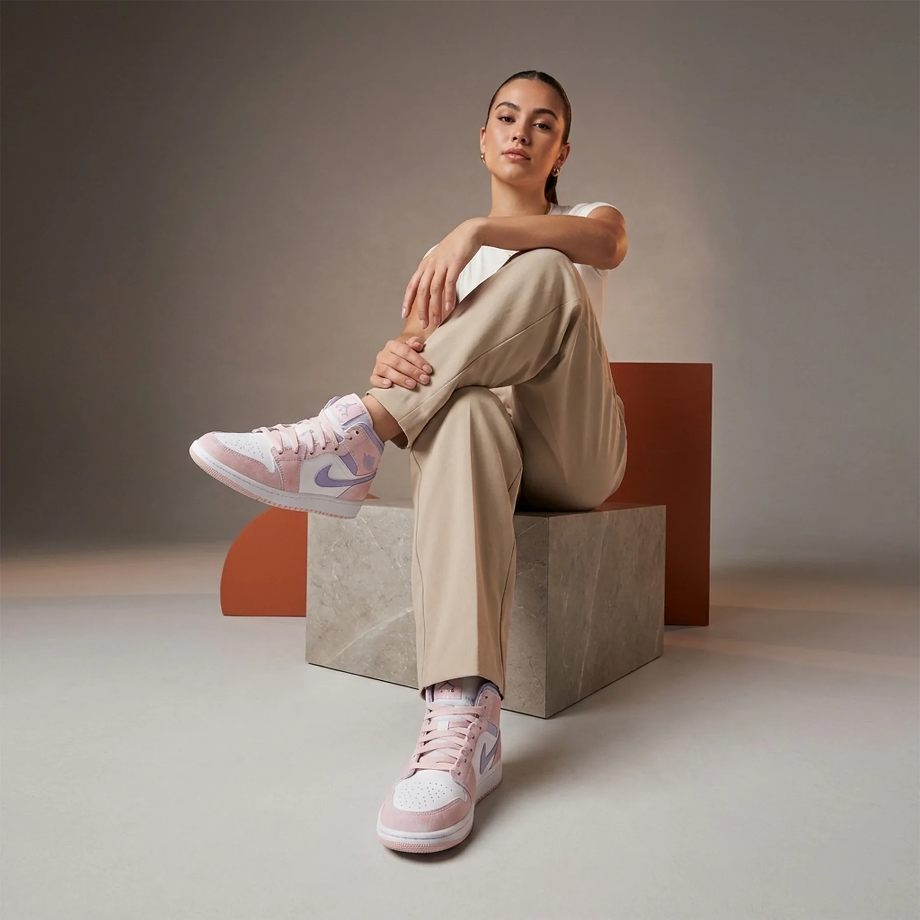 Кросівки Air Jordan 1 Mid GS 'Pink Wash'