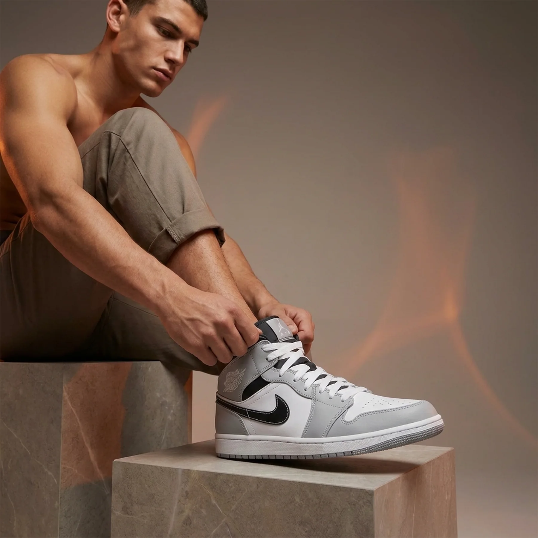 Кросівки AIR JORDAN 1 MID