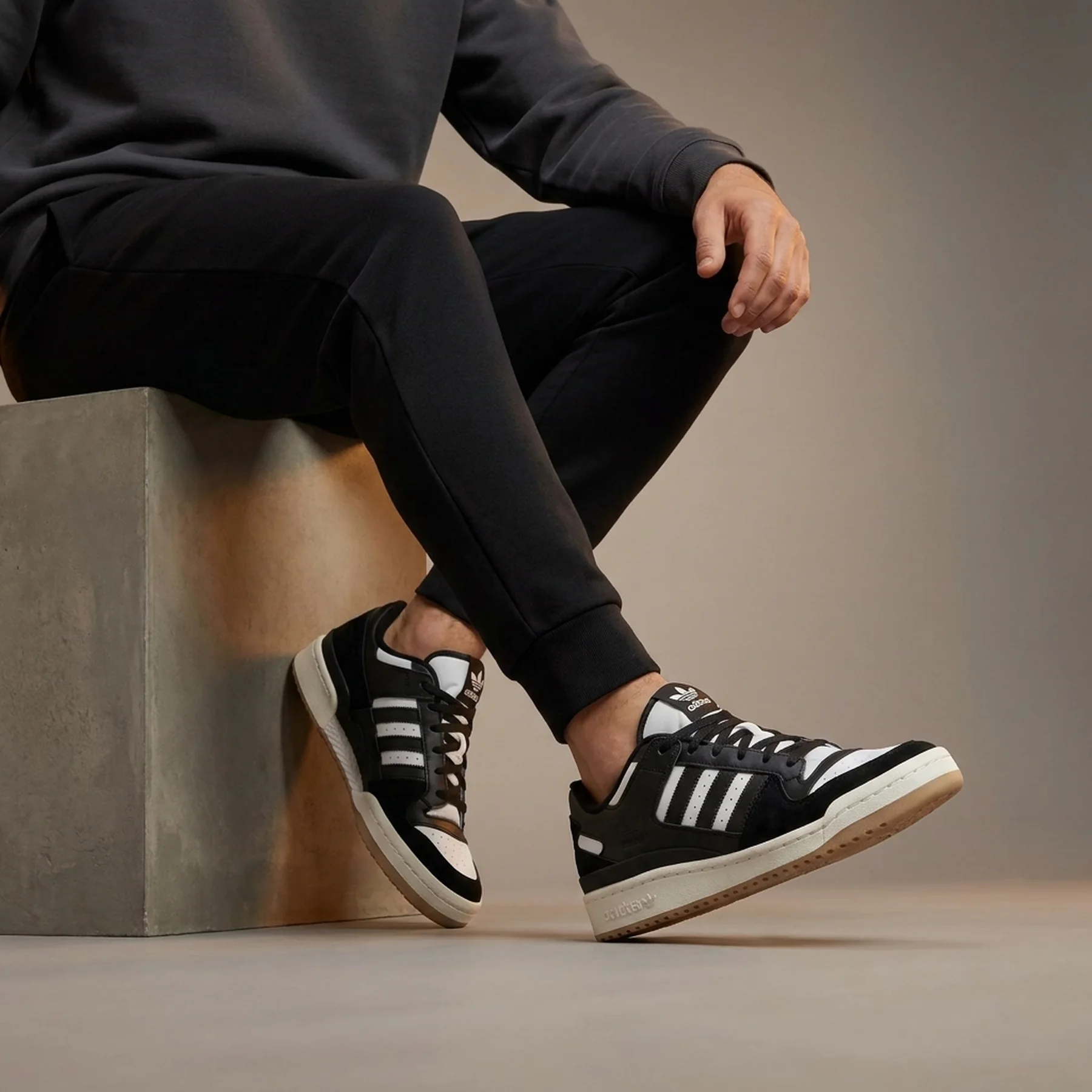 Кросівки чоловічі Adidas Forum Low Classic Originals (ID6857)