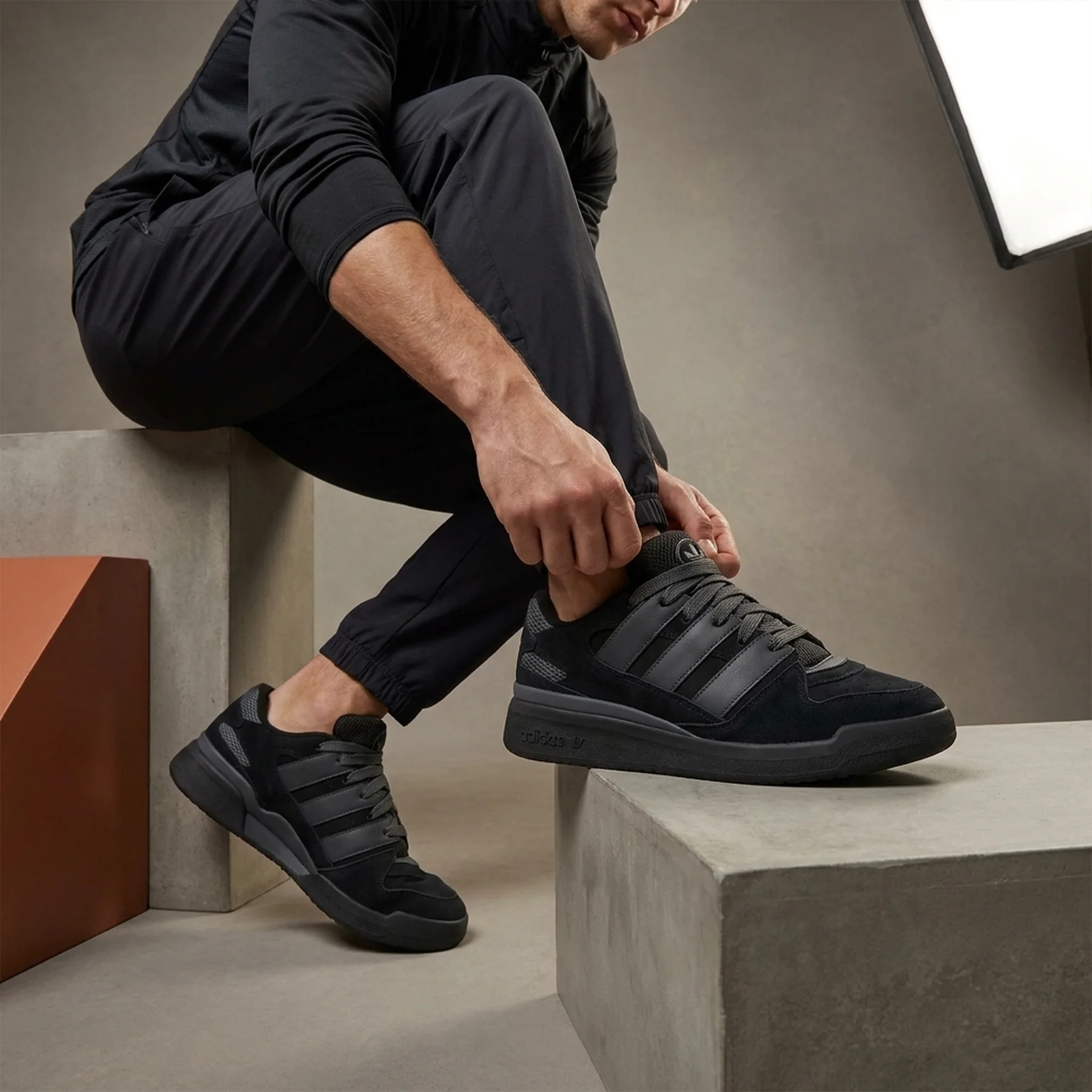 Кросівки чоловічі Adidas Forum2000 Black (JR1121)