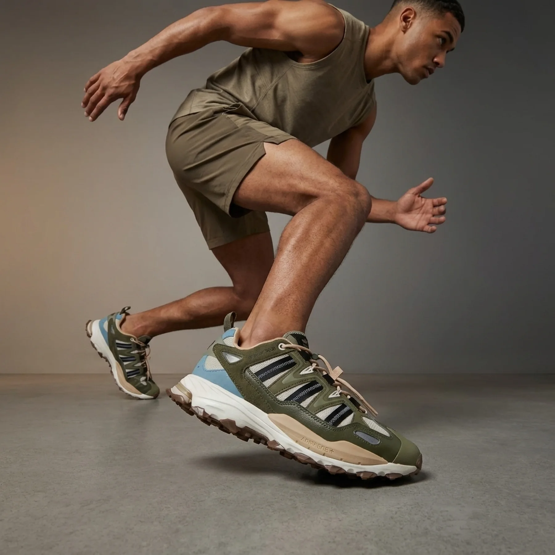 Кросівки чоловічі Adidas Hyperturf Adventure Shoes Olive (HQ4312)